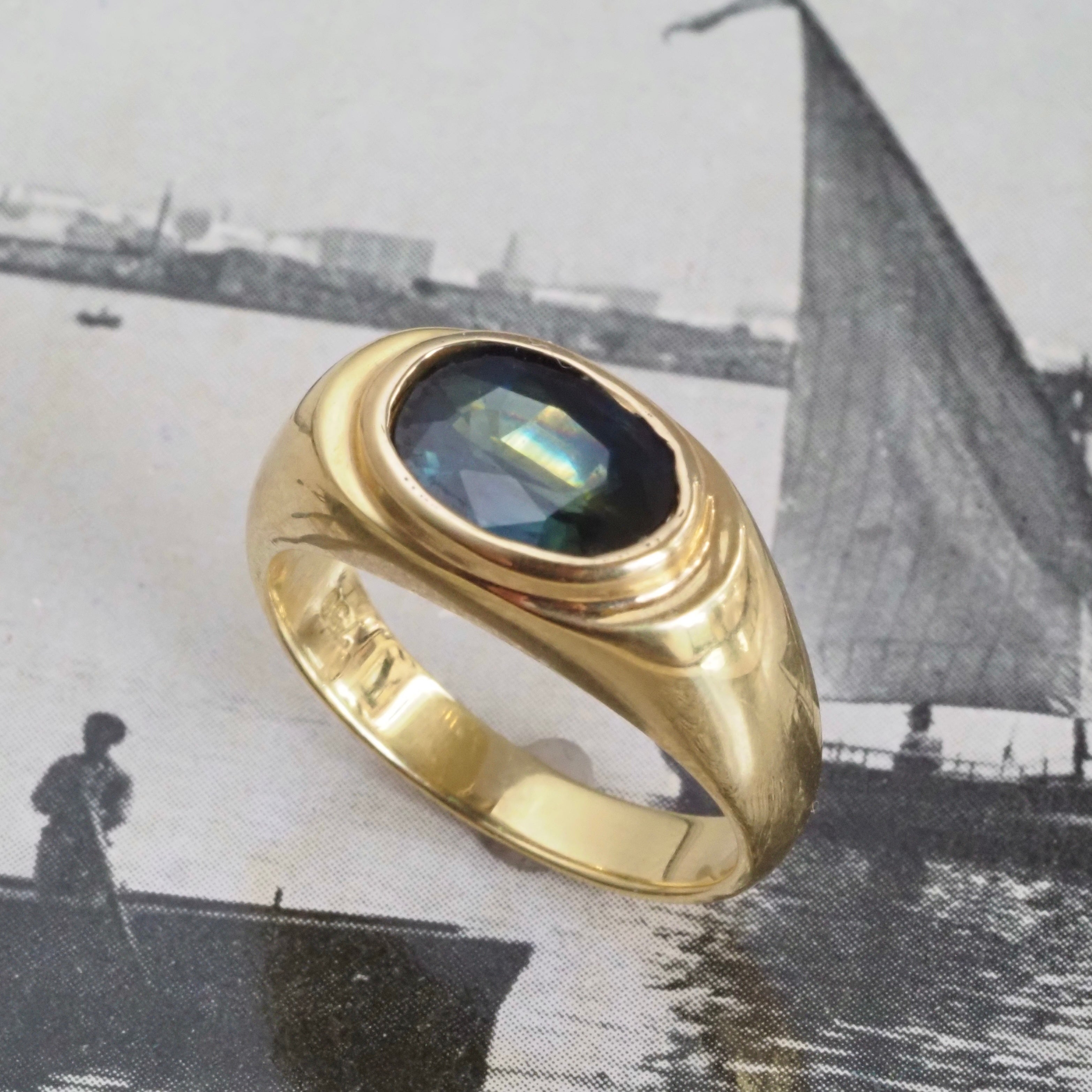 Vintage Natural Sapphire 18k Gold Signet Ring