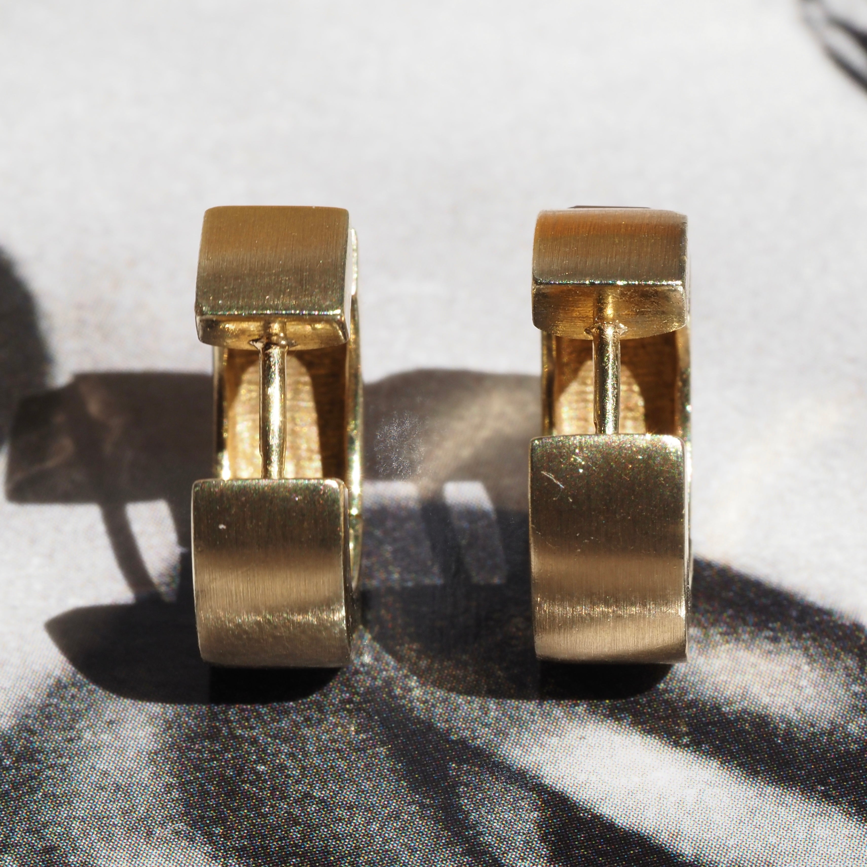 Iolite 14k Gold Brushed Hinged Huggie Hoops