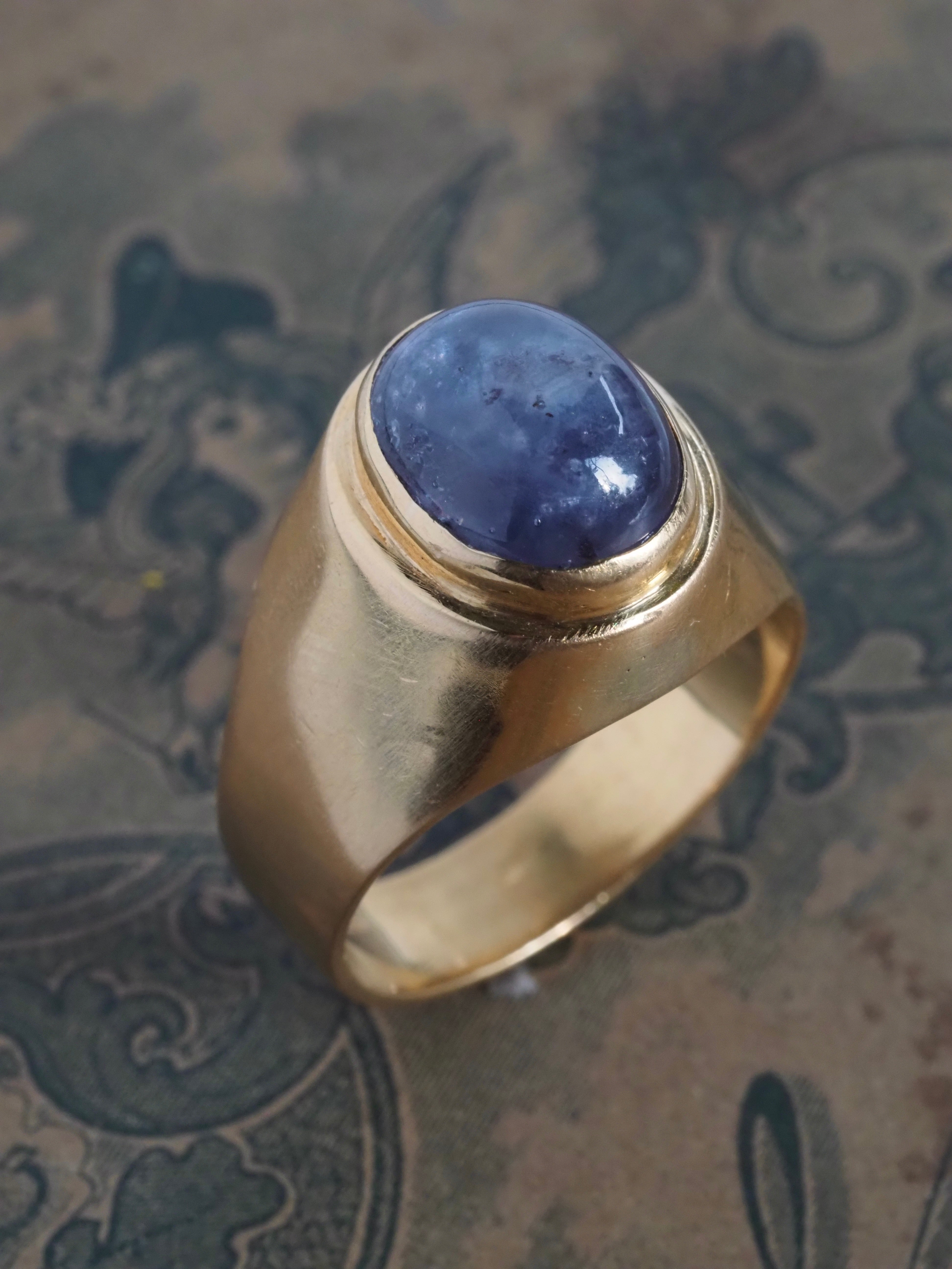 Vintage Natural Star Sapphire Cabochon 18k Gold Ring