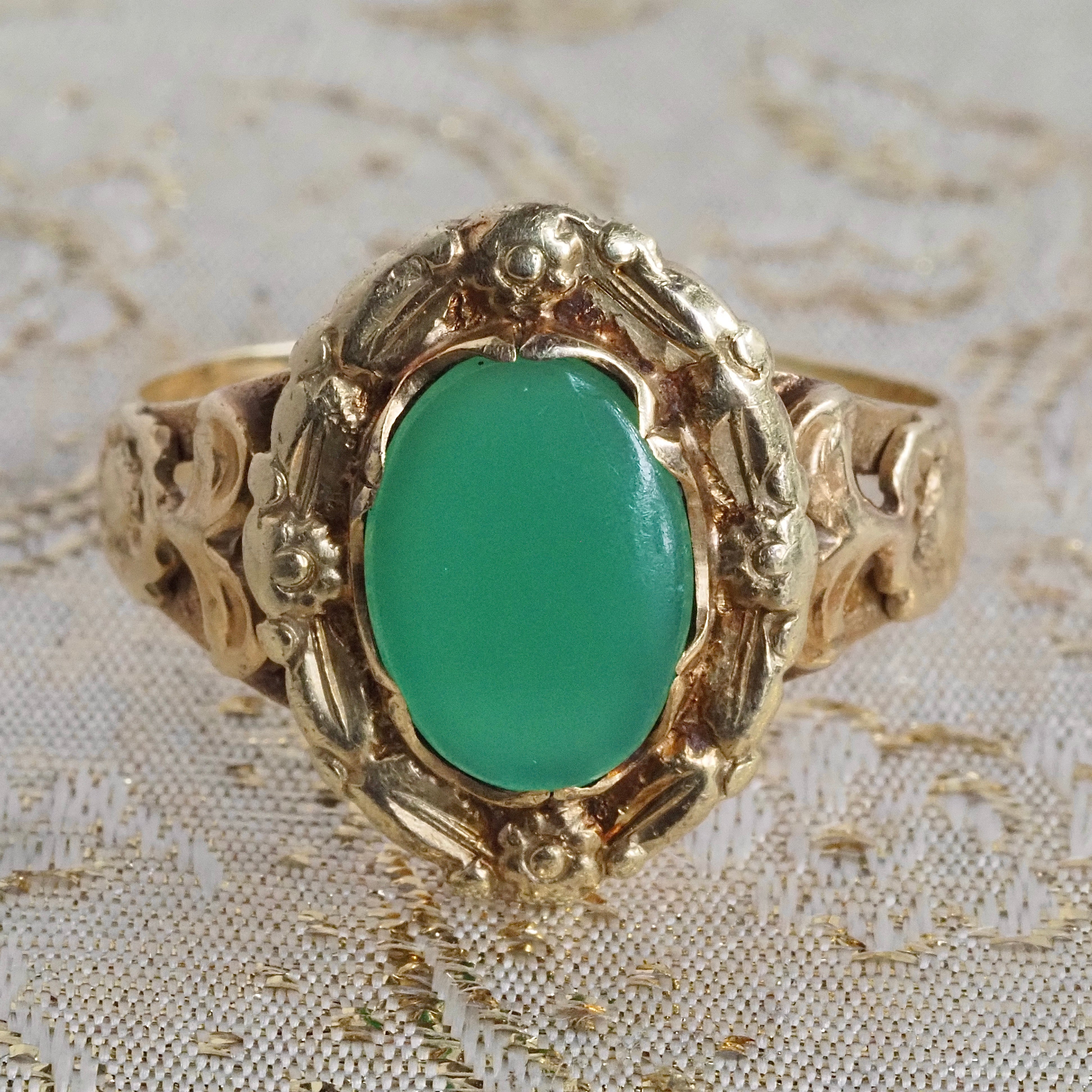 Antique Art Nouveau Chrysoprase 14k Floral Gold Ring