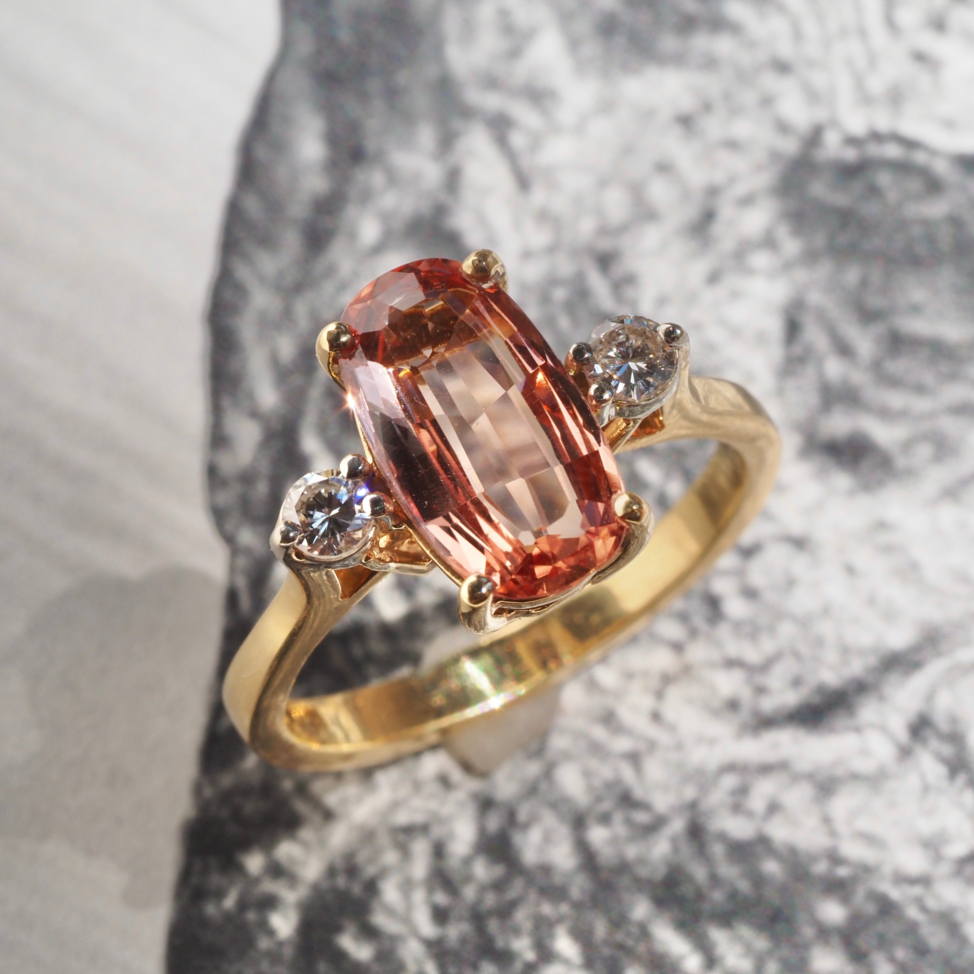 Vintage Imperial Topaz Round Brilliant Cut Diamond 18k Gold Ring