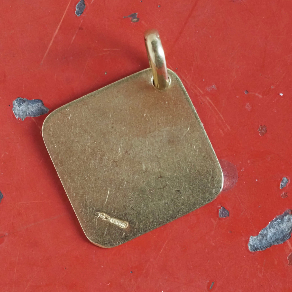 Vintage Aquarius 18k Gold Pendant