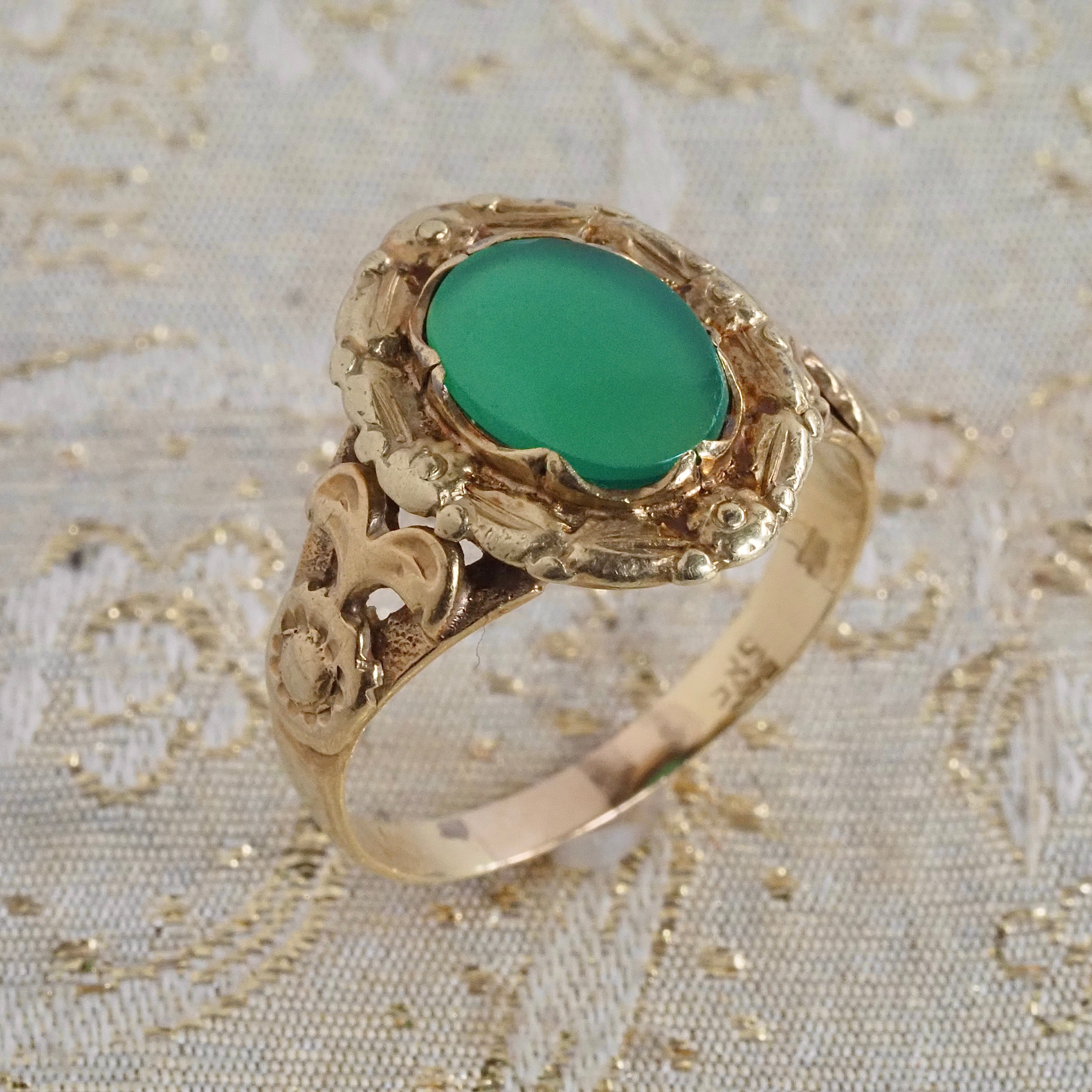 Antique Art Nouveau Chrysoprase 14k Floral Gold Ring