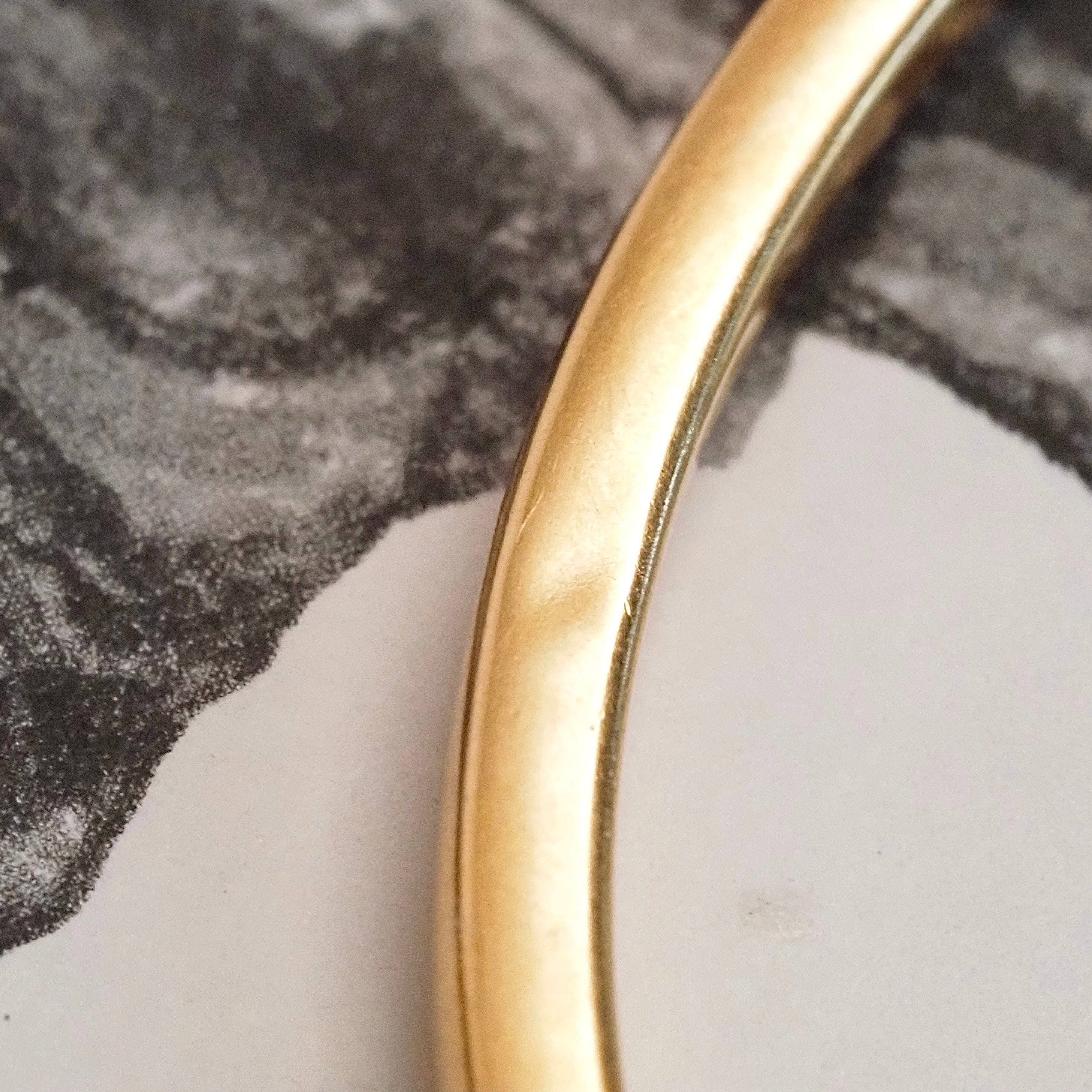 Vintage Italian 18k Gold Squared Oval Hinged Bracelet