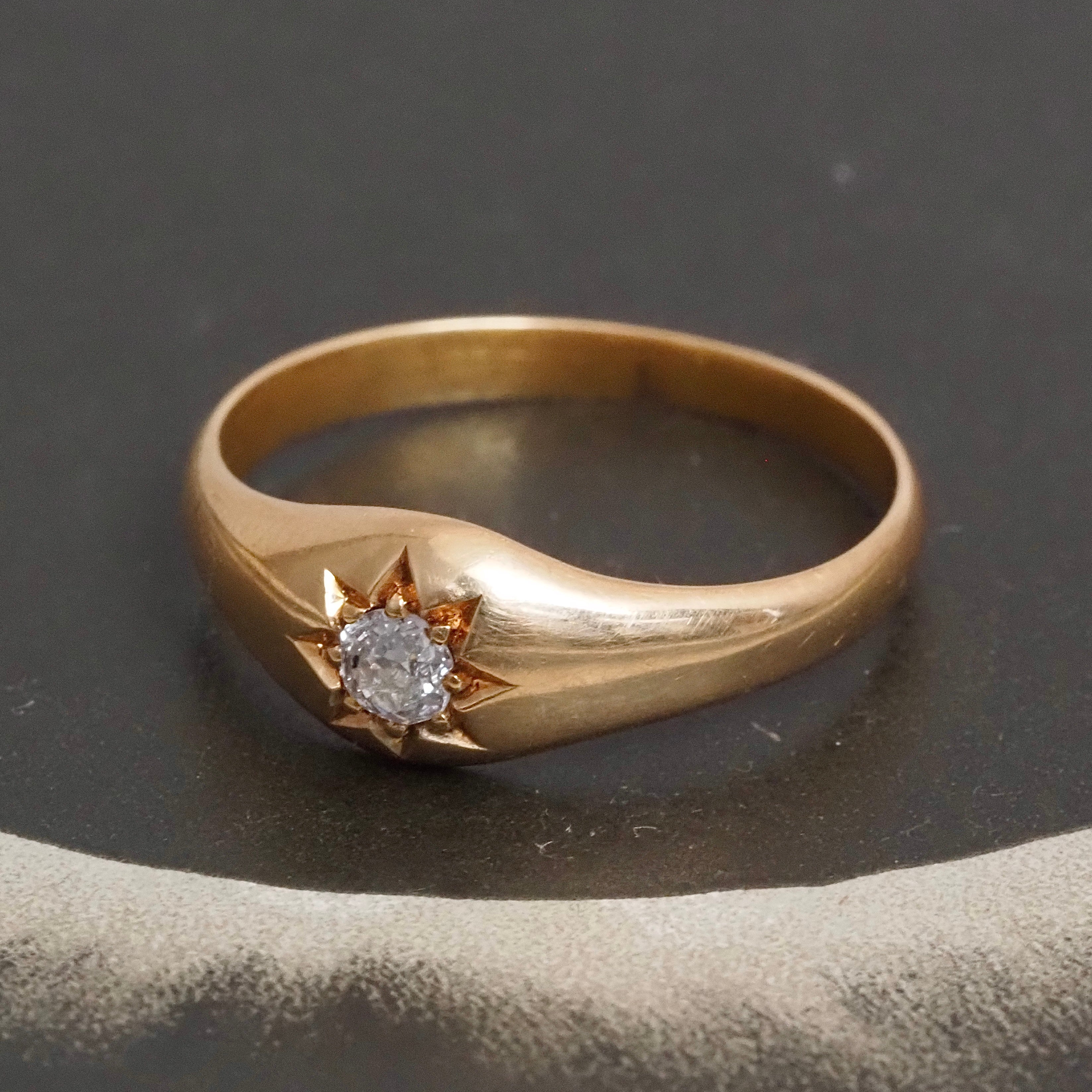 Antique Starburst Flush Set Old Mine Cut Diamond 18k Gold Ring