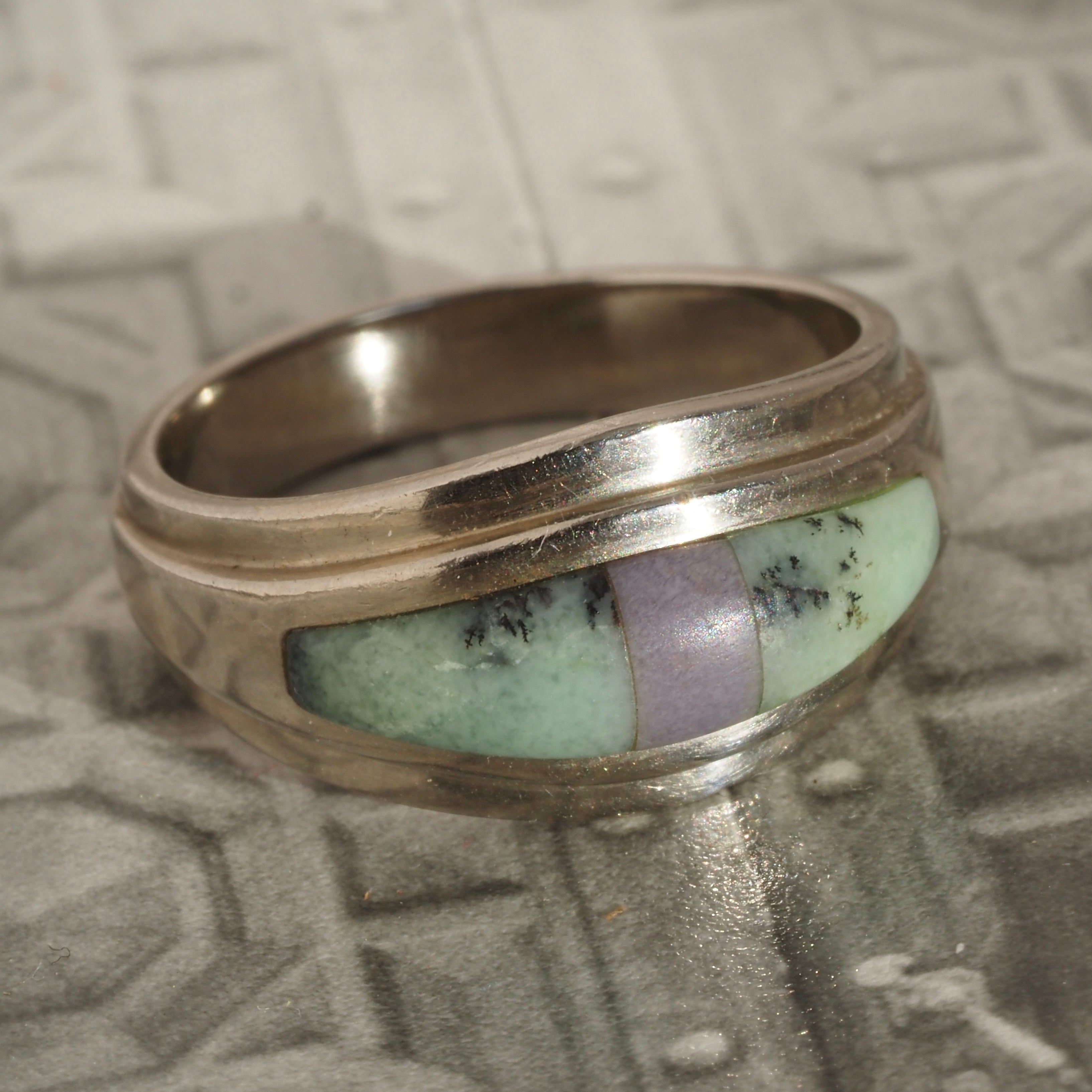 Domed Agate Inlaid 14k White Gold Ring