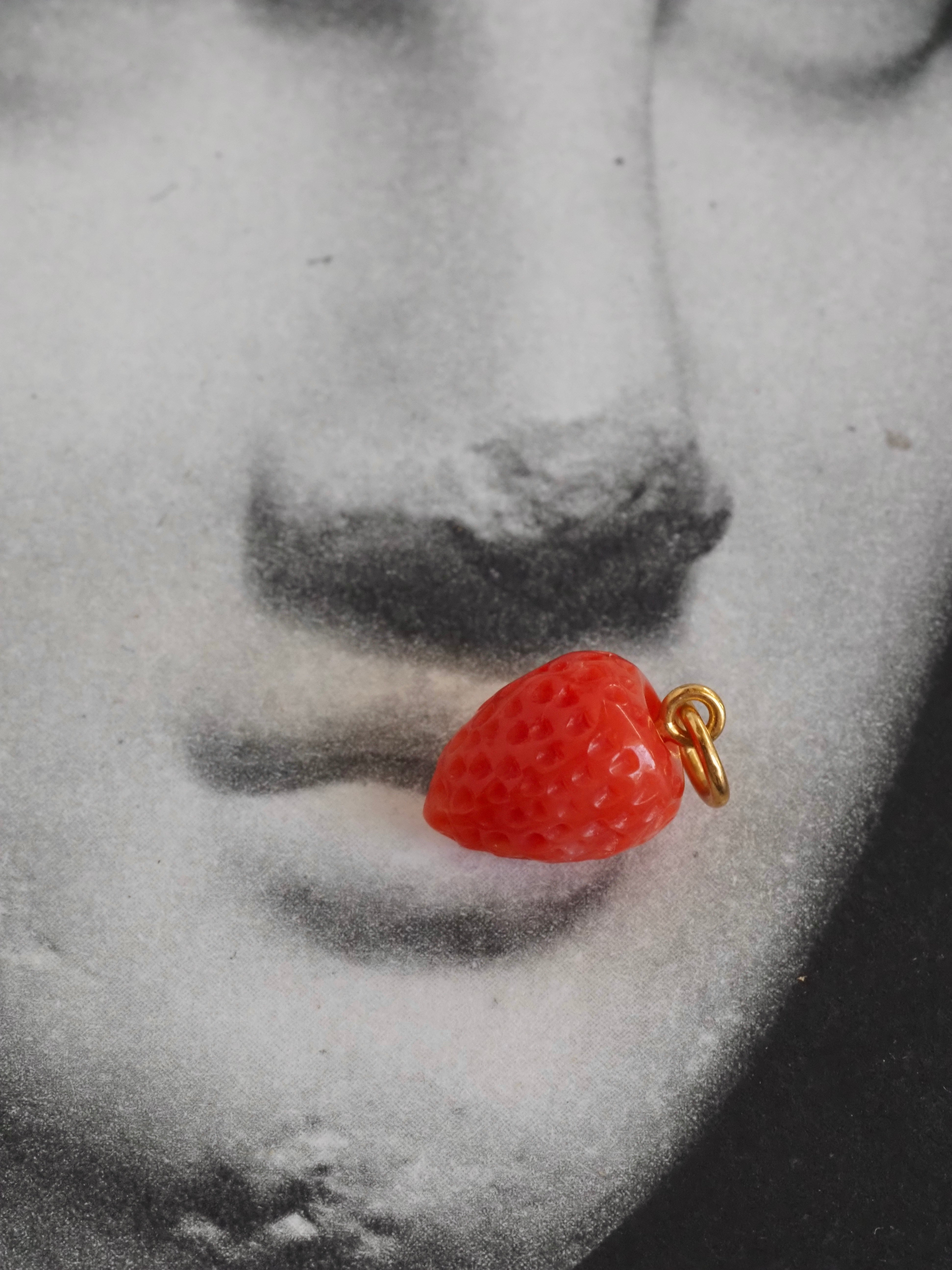 Italian 18k Gold Coral Strawberry Pendant