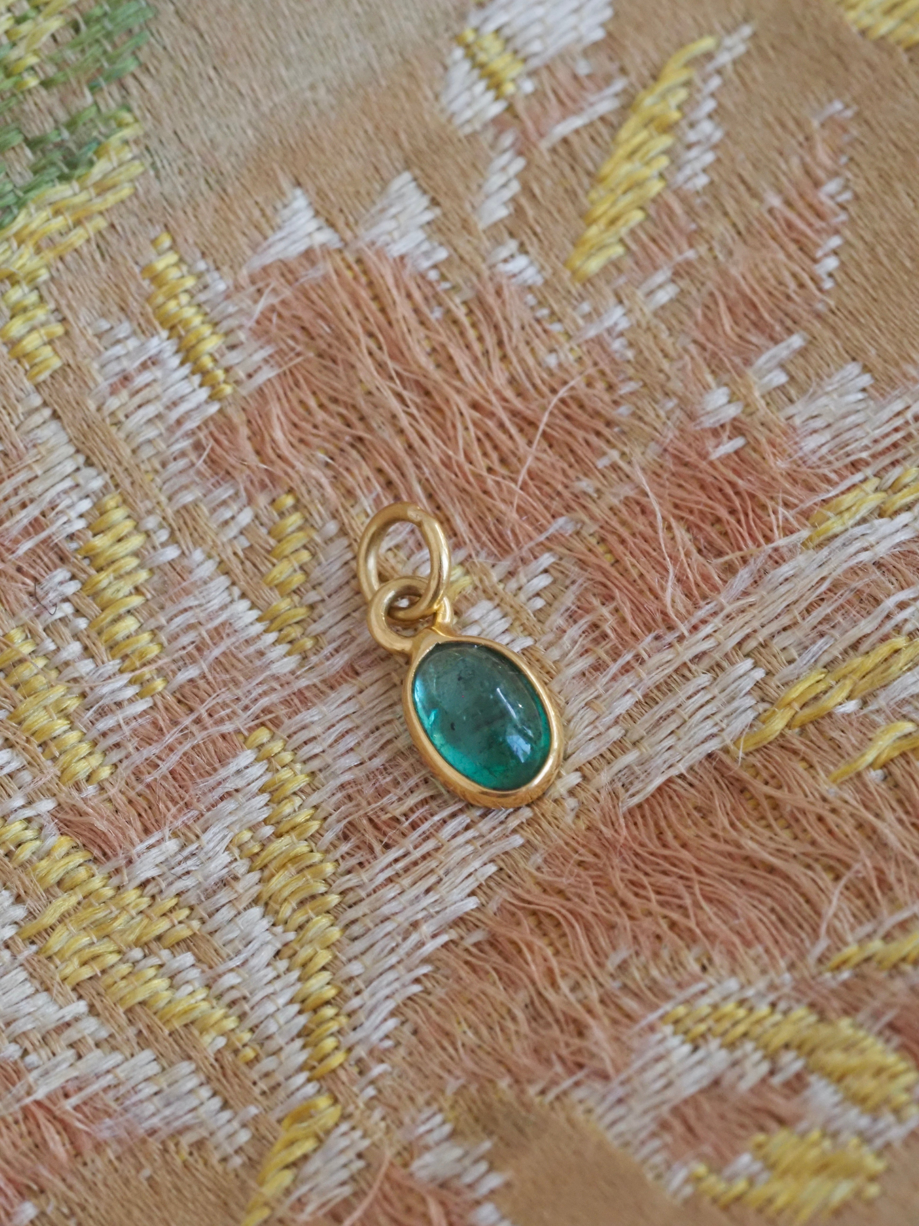 Vintage 18k Gold Emerald Cabochon Pendant