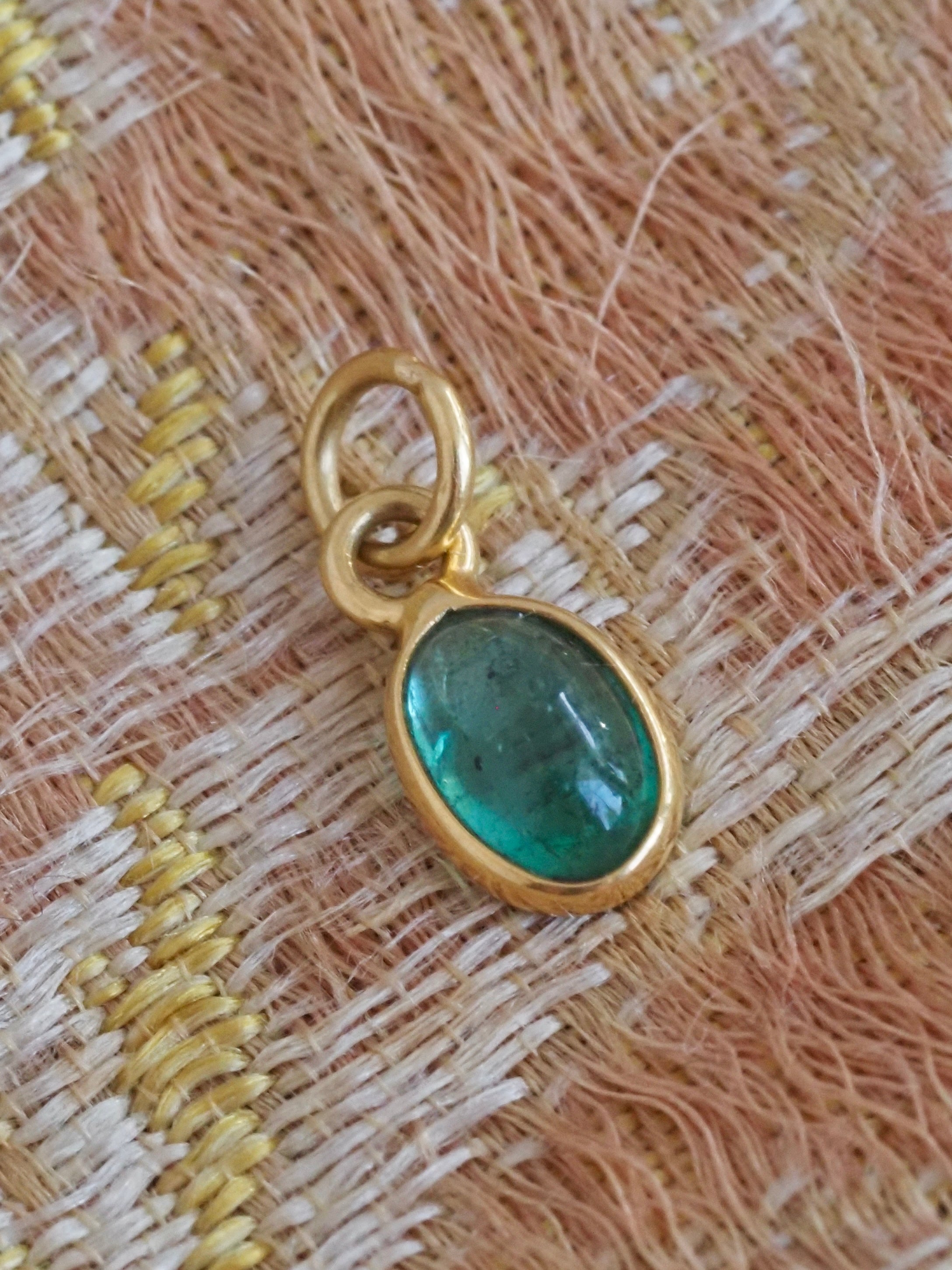Vintage 18k Gold Emerald Cabochon Pendant