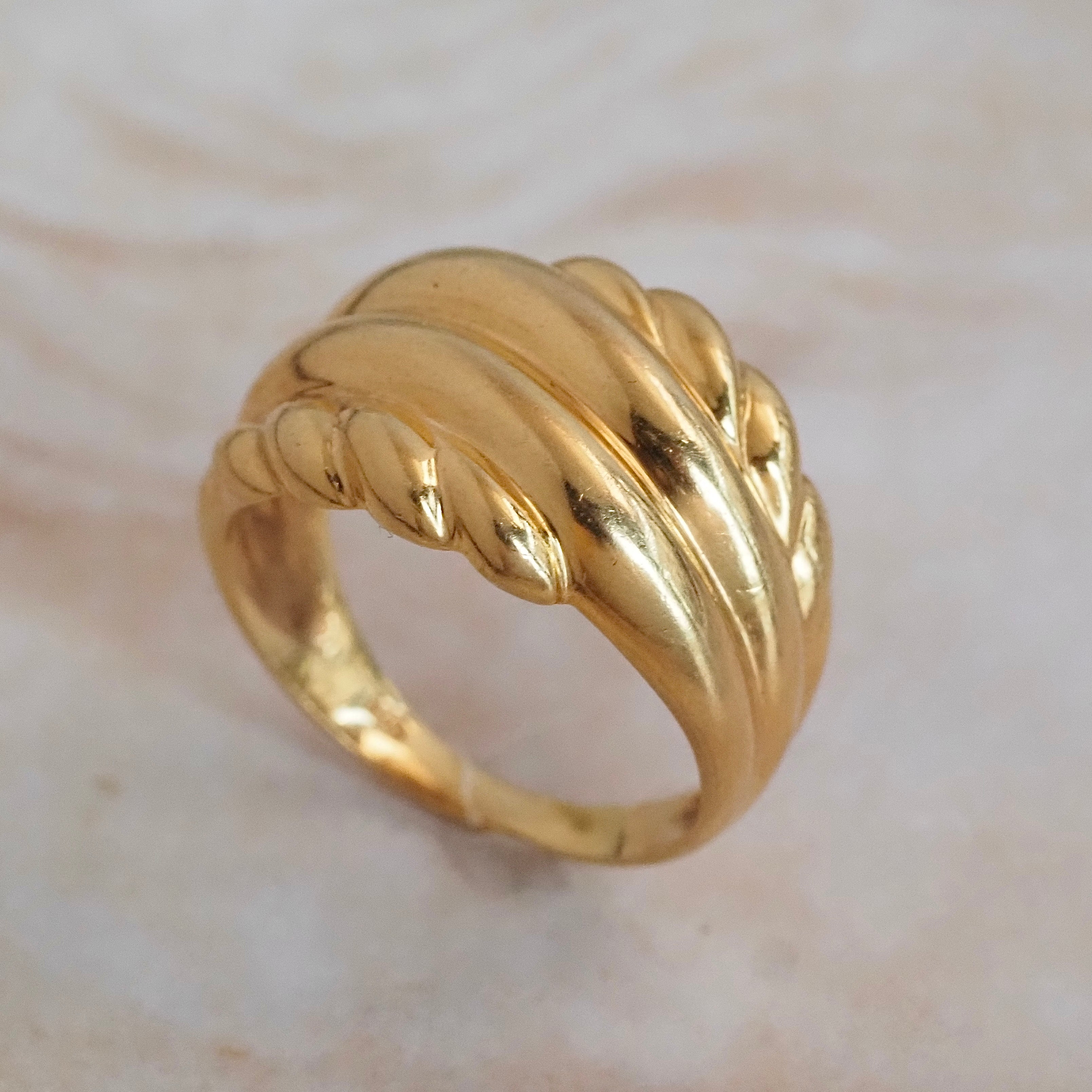 Vintage Twisty Domed 18k Gold Ring