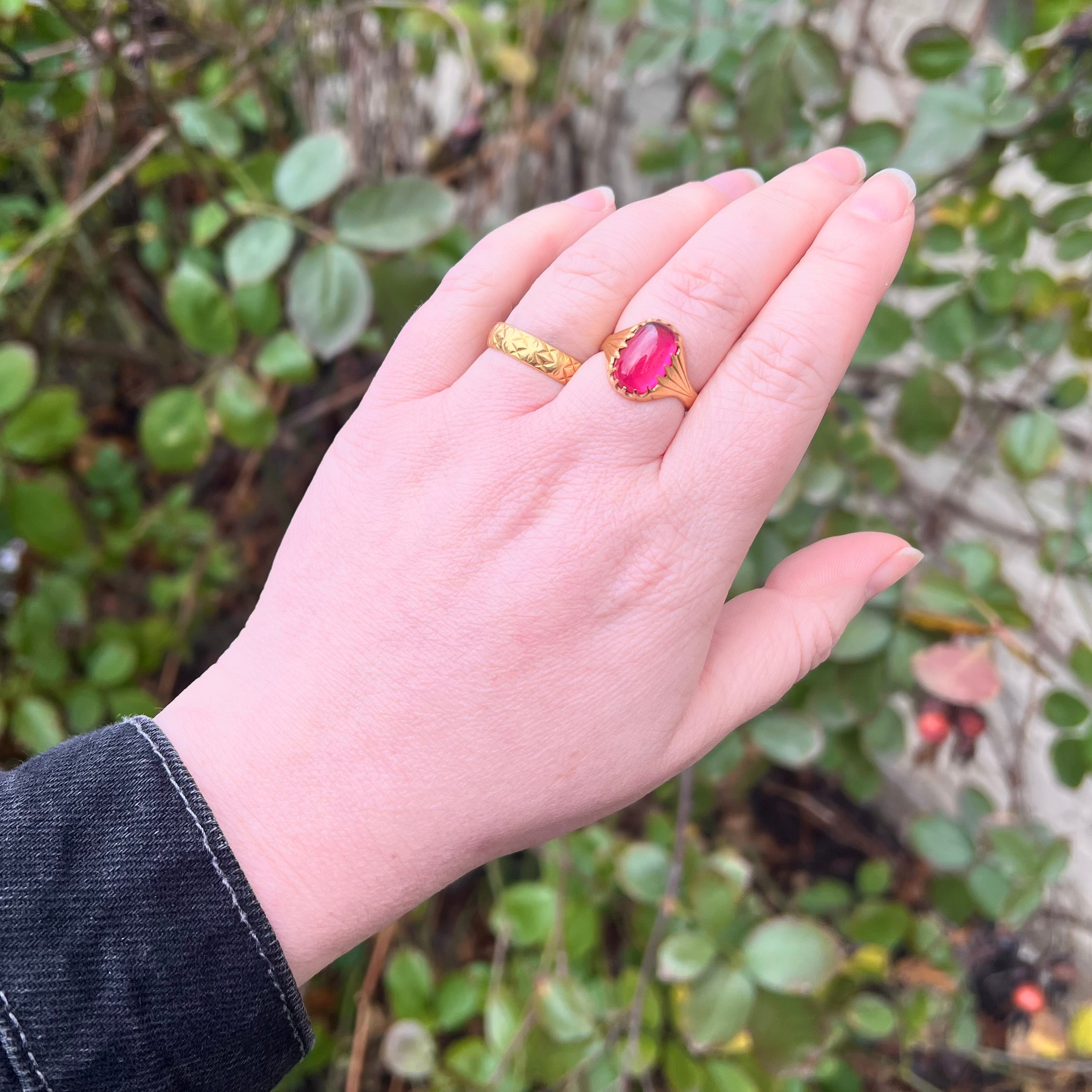 Vintage 22k Gold Ruby Cabochon Ring