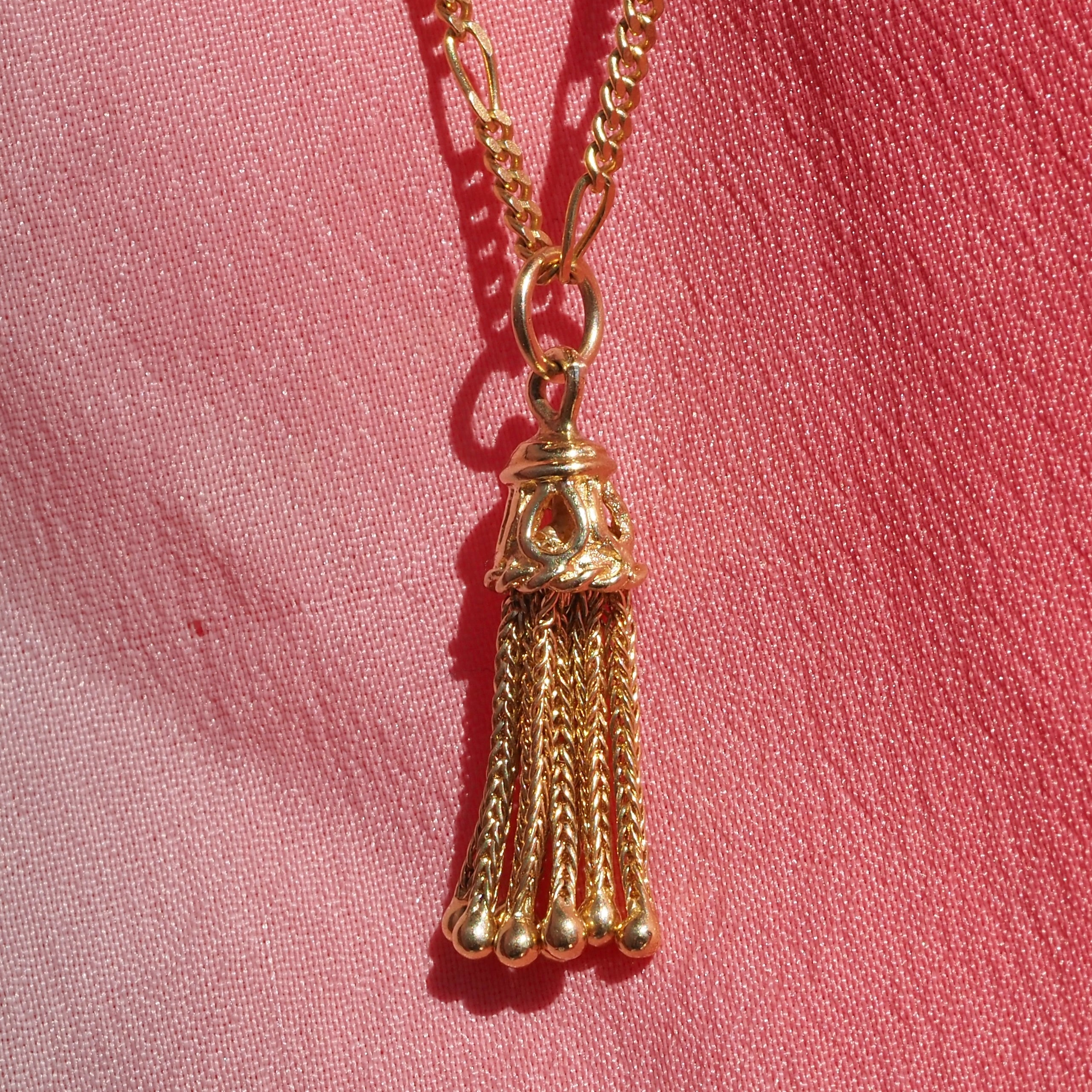 Vintage 14k Gold Tassel Pendant