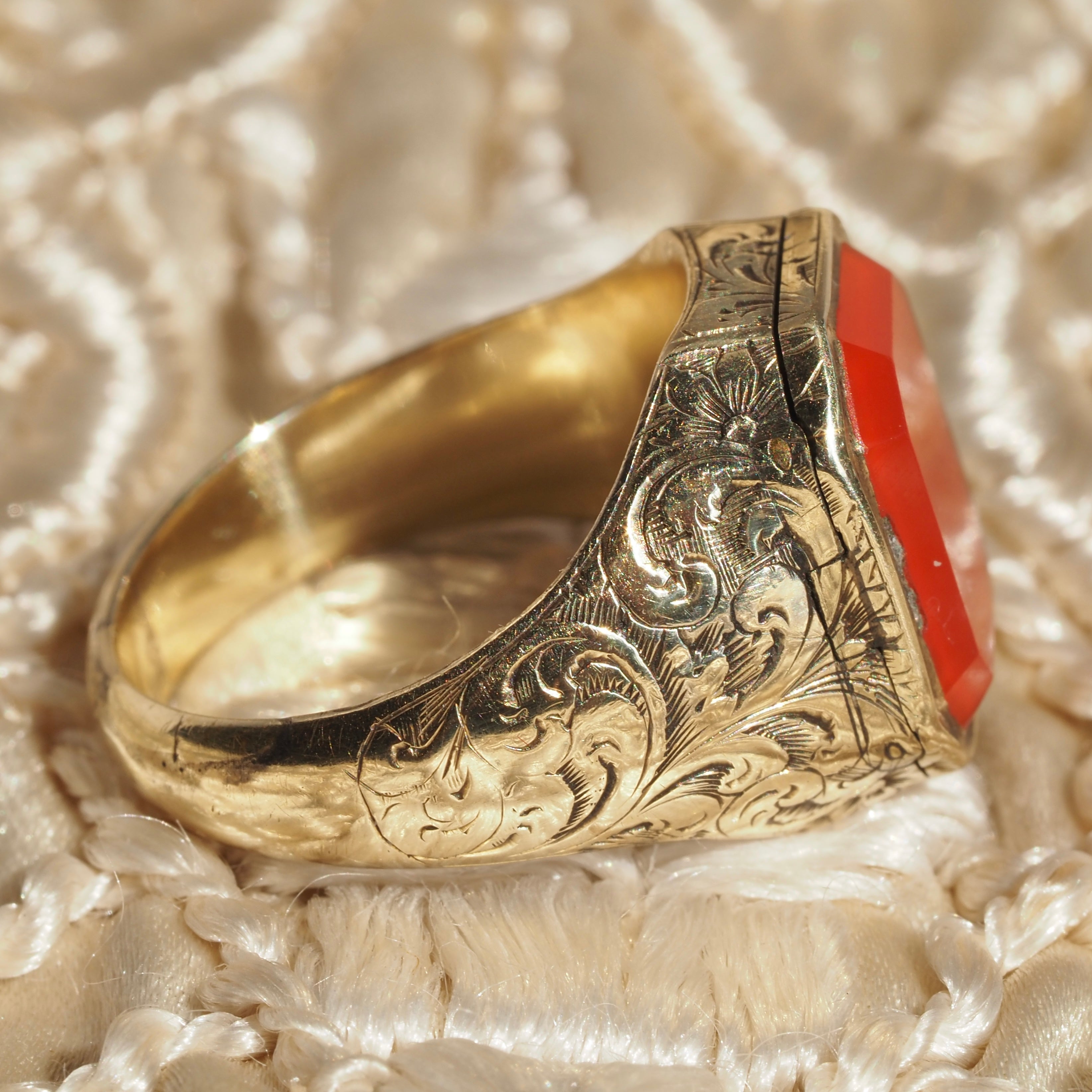 Antique Victorian 14k Gold Engraved Locket Carnelian Ring