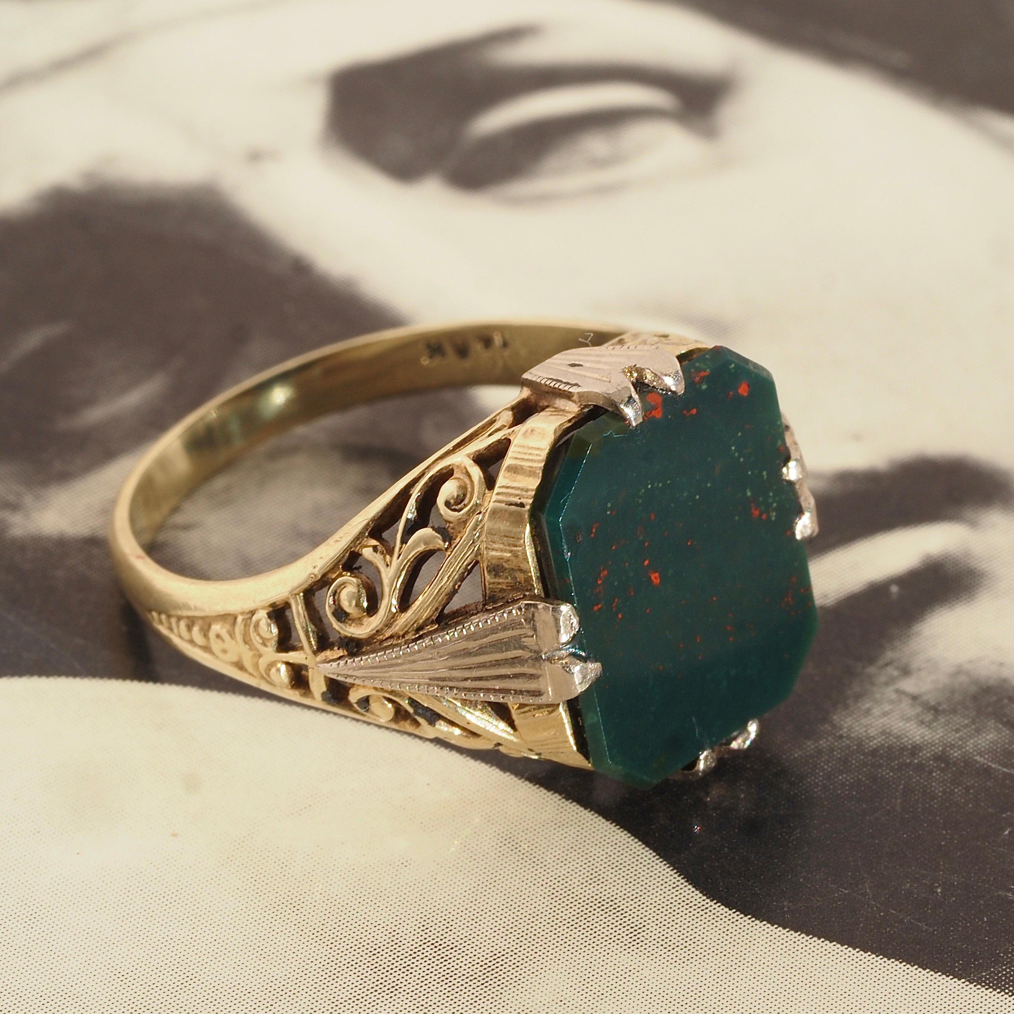 Antique Bloodstone 14k Gold Two-Tone Filigree Ring