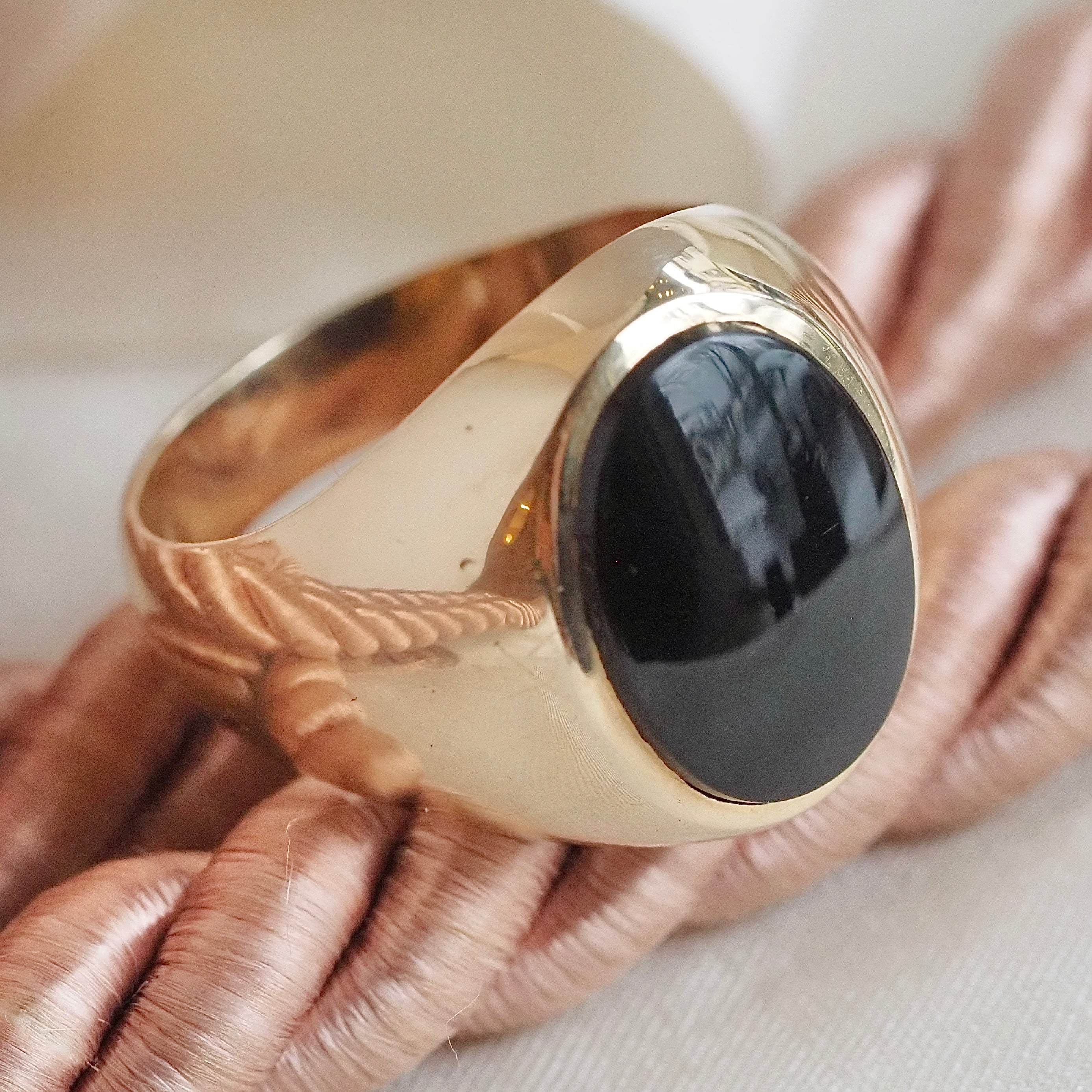 Vintage Onyx 10k Gold Signet Ring