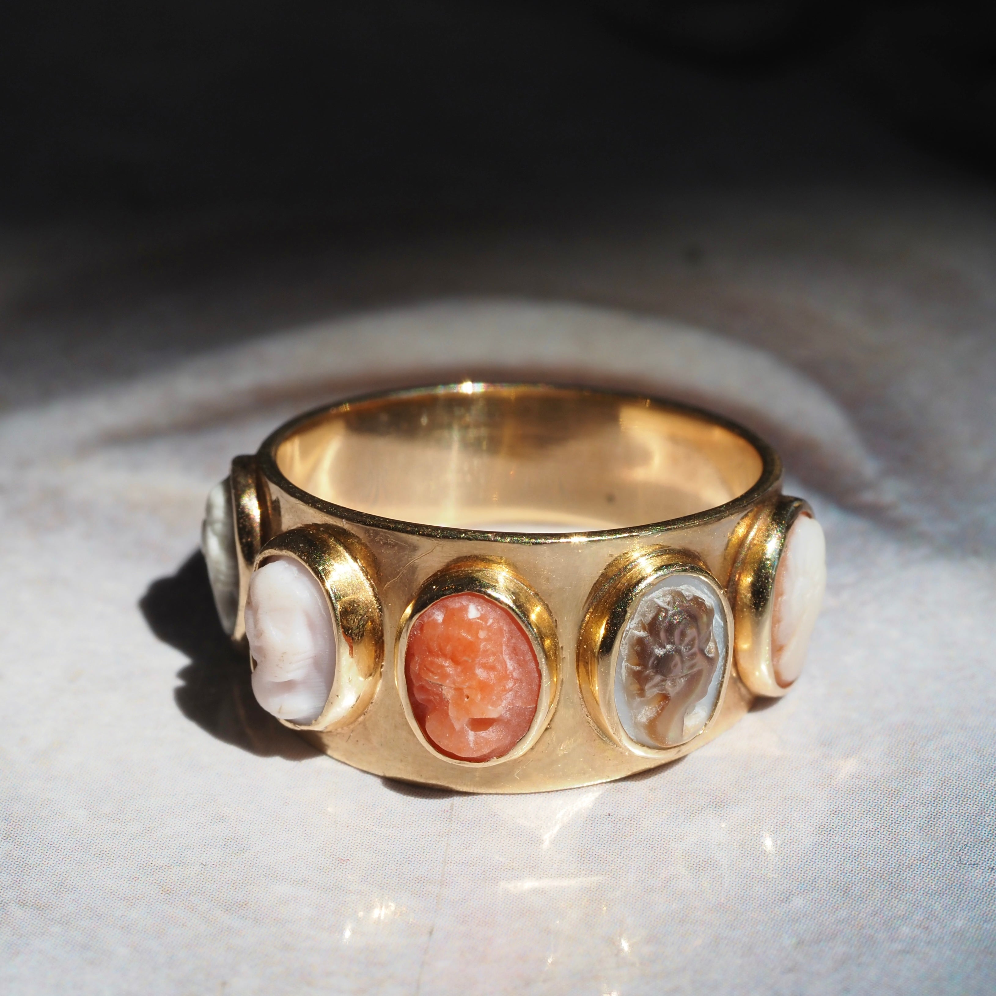 Vintage Cameo Coral Mother of Pearl and Shell 14k Gold Ring