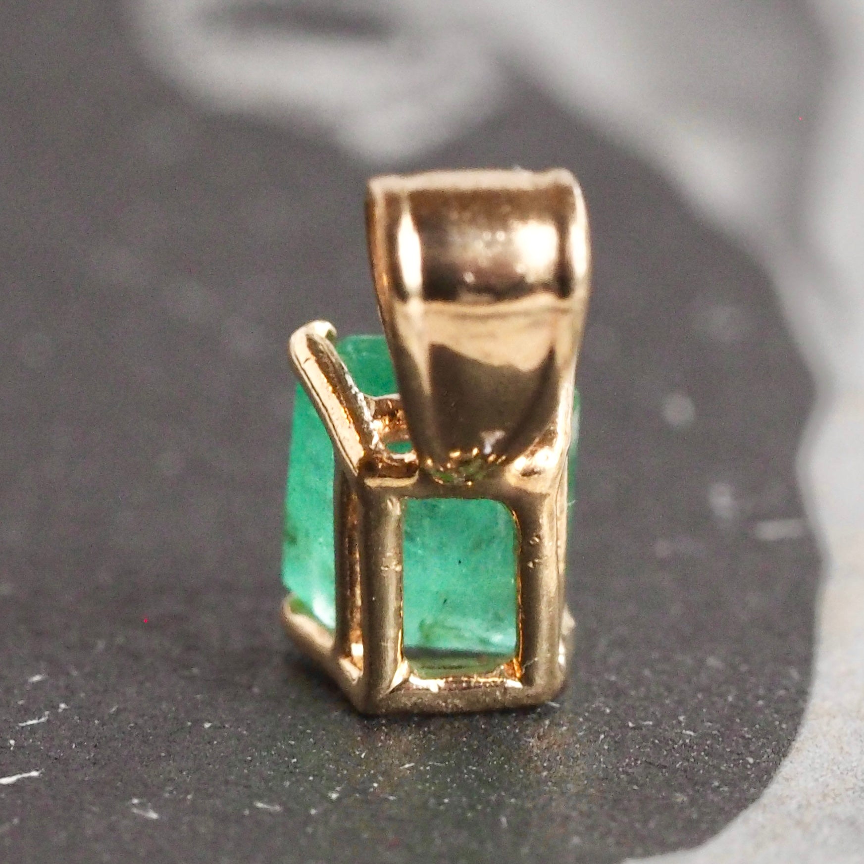 Vintage 14k Gold Emerald Pendant