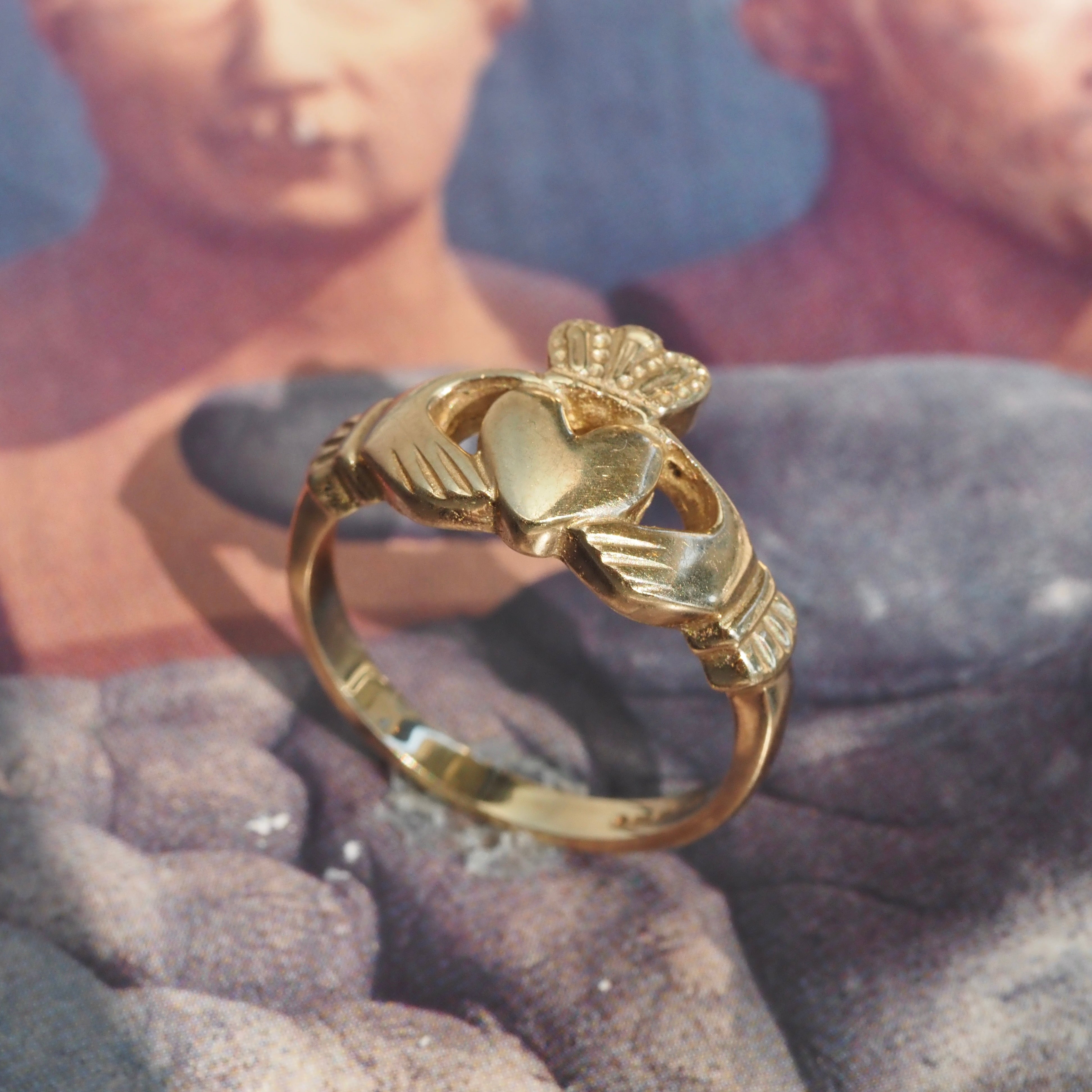 Vintage English Claddagh 10k Gold Ring