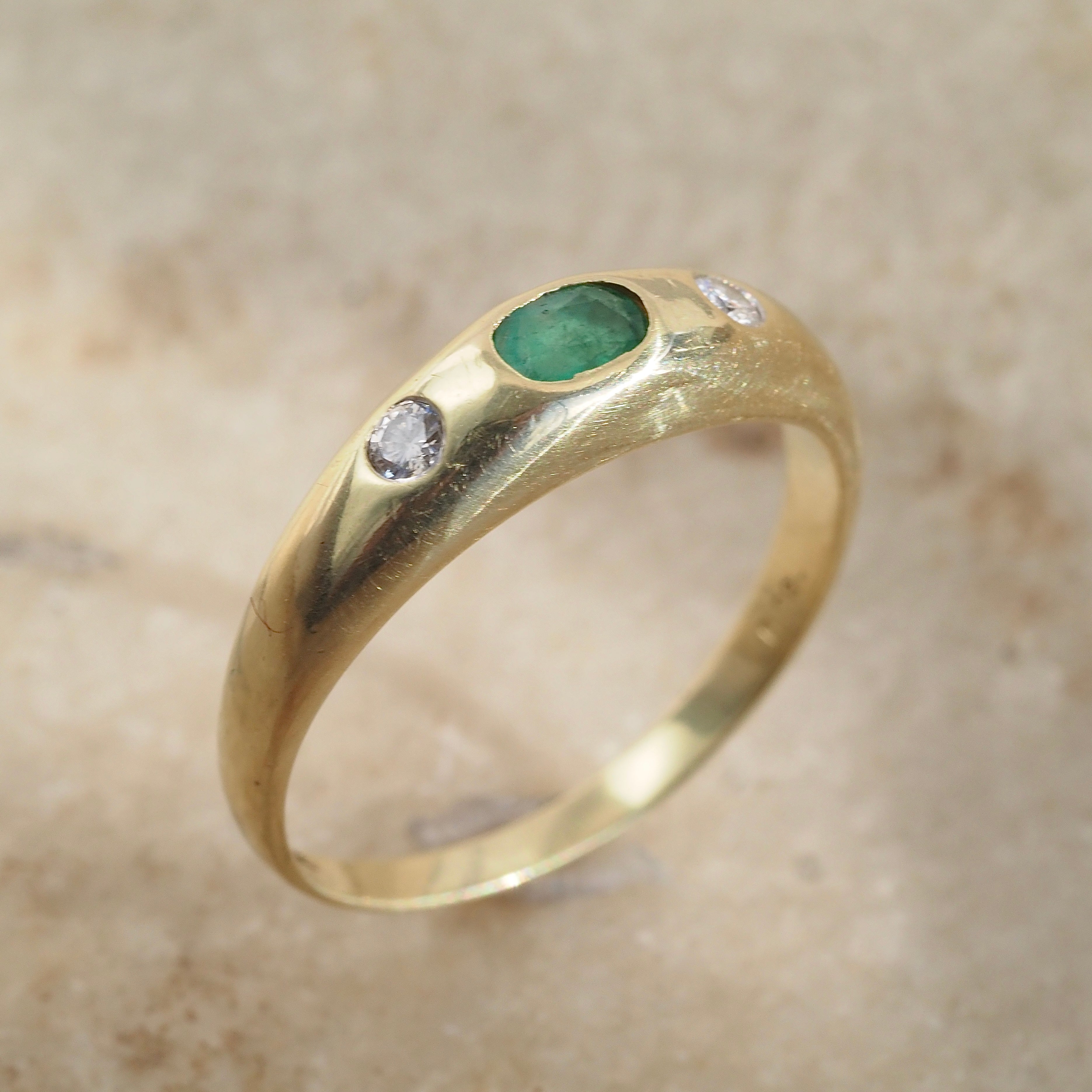 Vintage Emerald Round Brilliant Cut Diamond Flush Set Trilogy 14k Gold Dome Ring