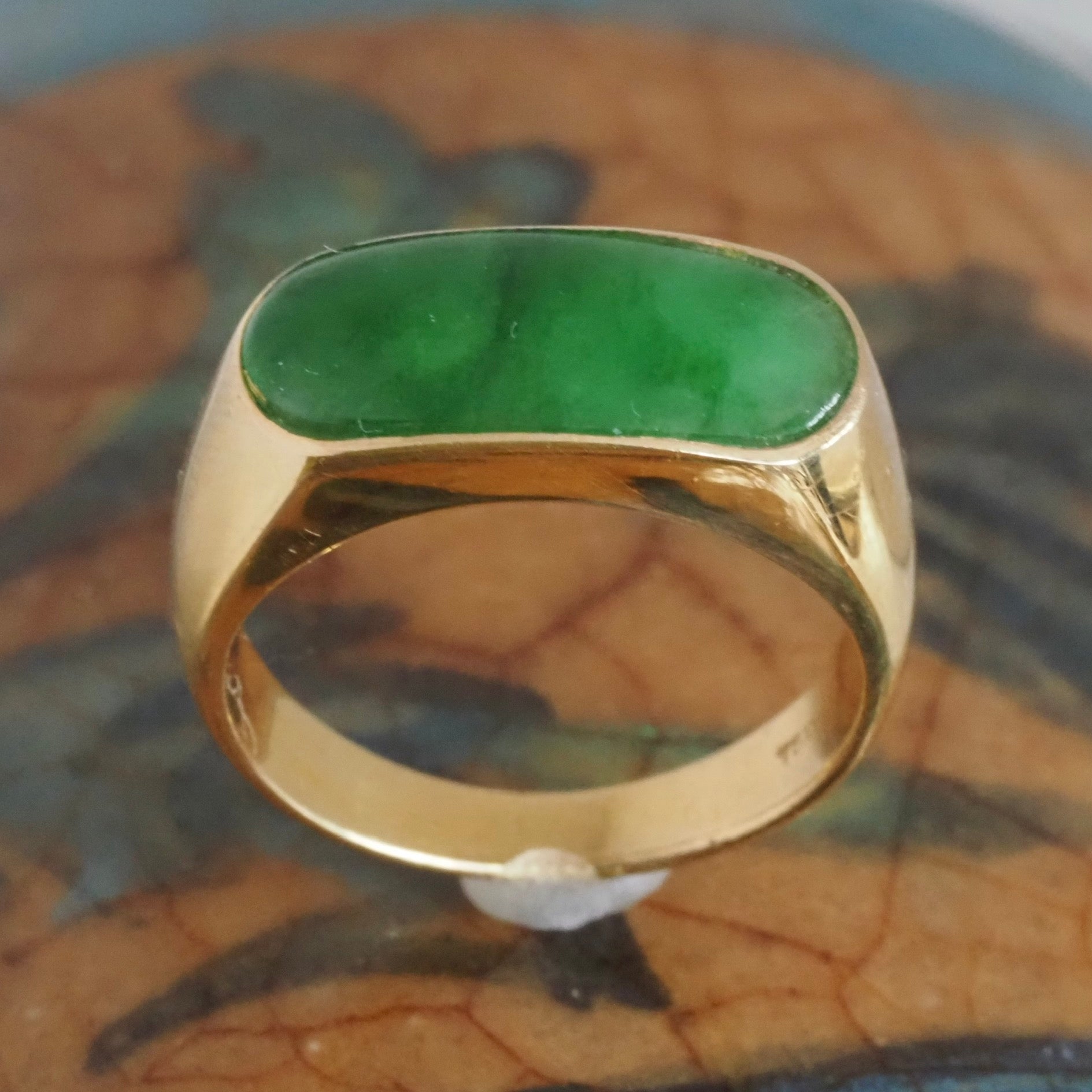 Vintage Jade 18k Gold Saddle Ring