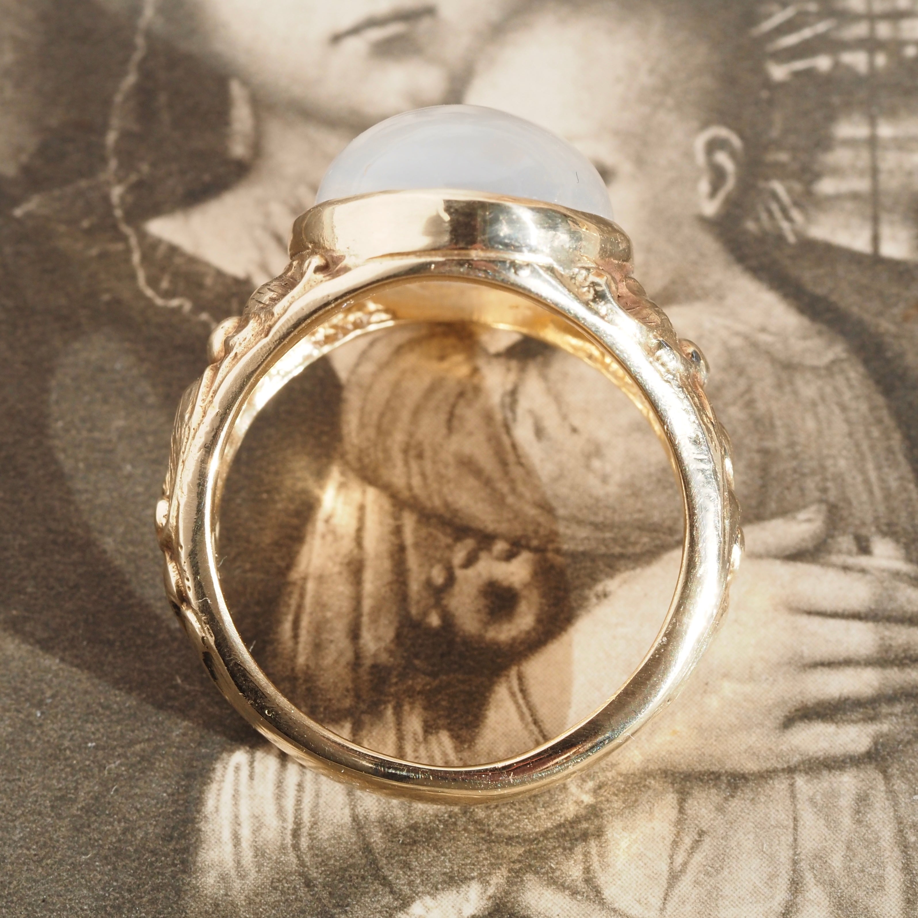 Vintage Floral 14k Gold Moonstone Ring