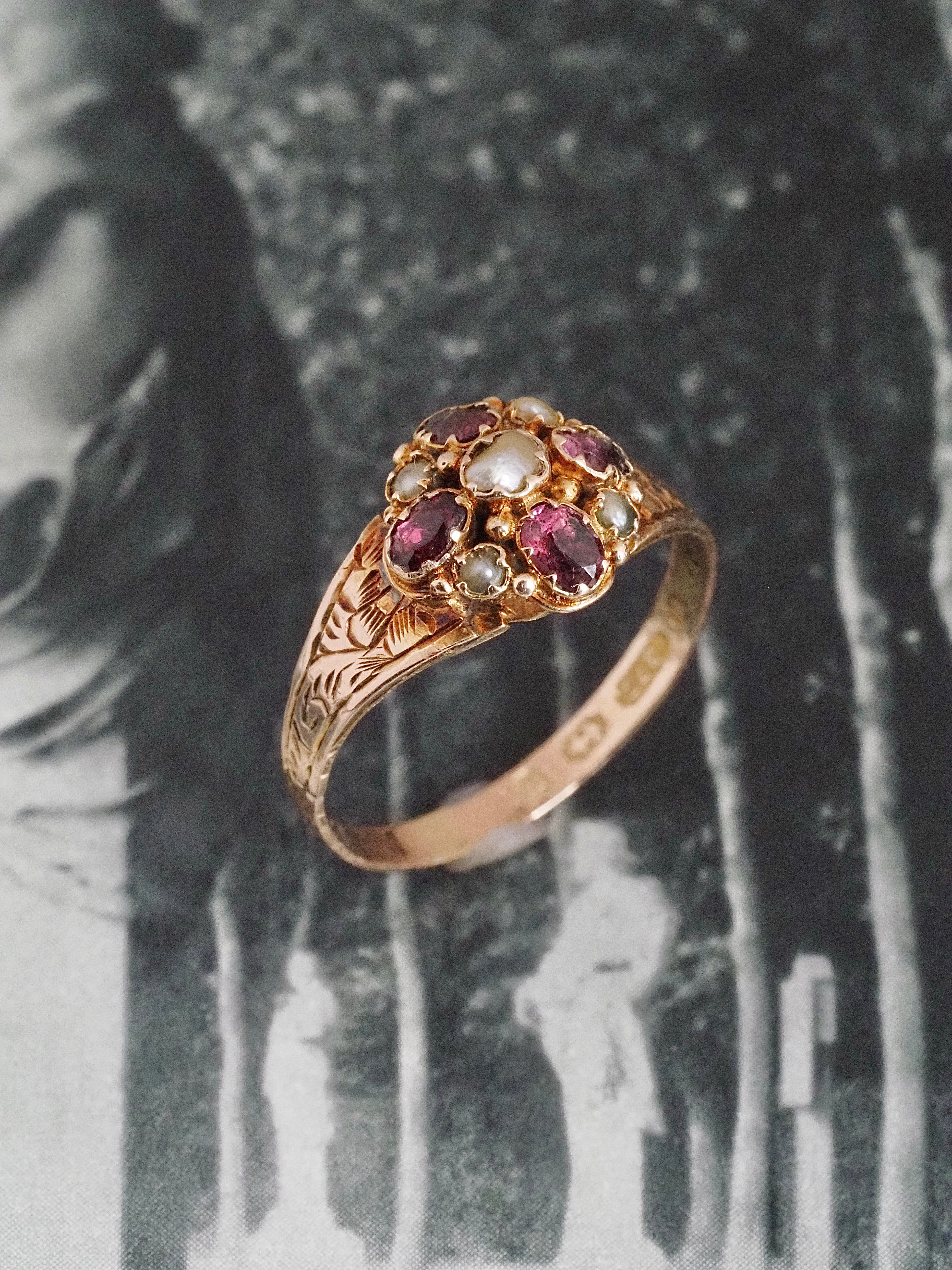 Antique 9k Gold Garnet & Seed Pearl Ring