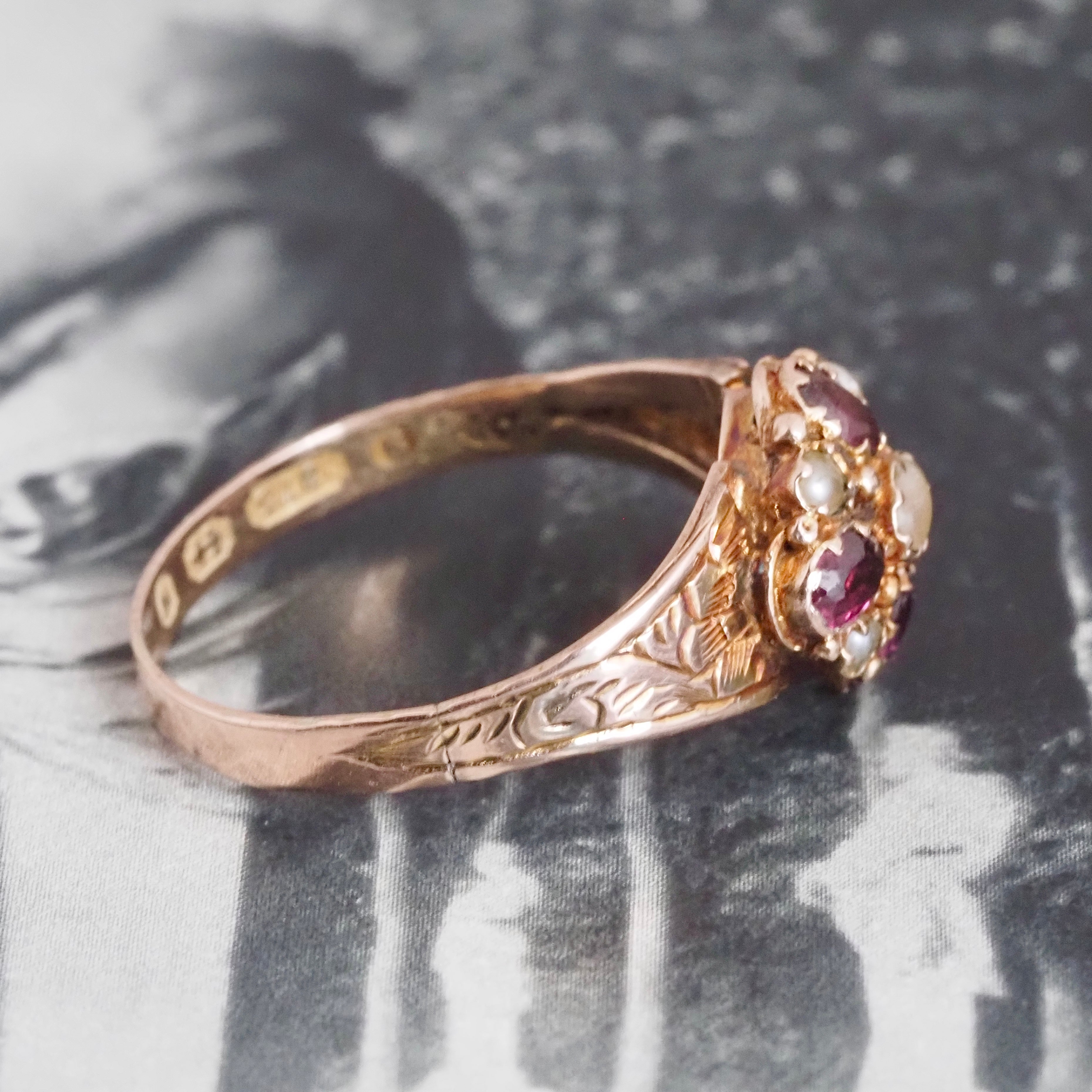 Antique 9k Gold Garnet & Seed Pearl Ring