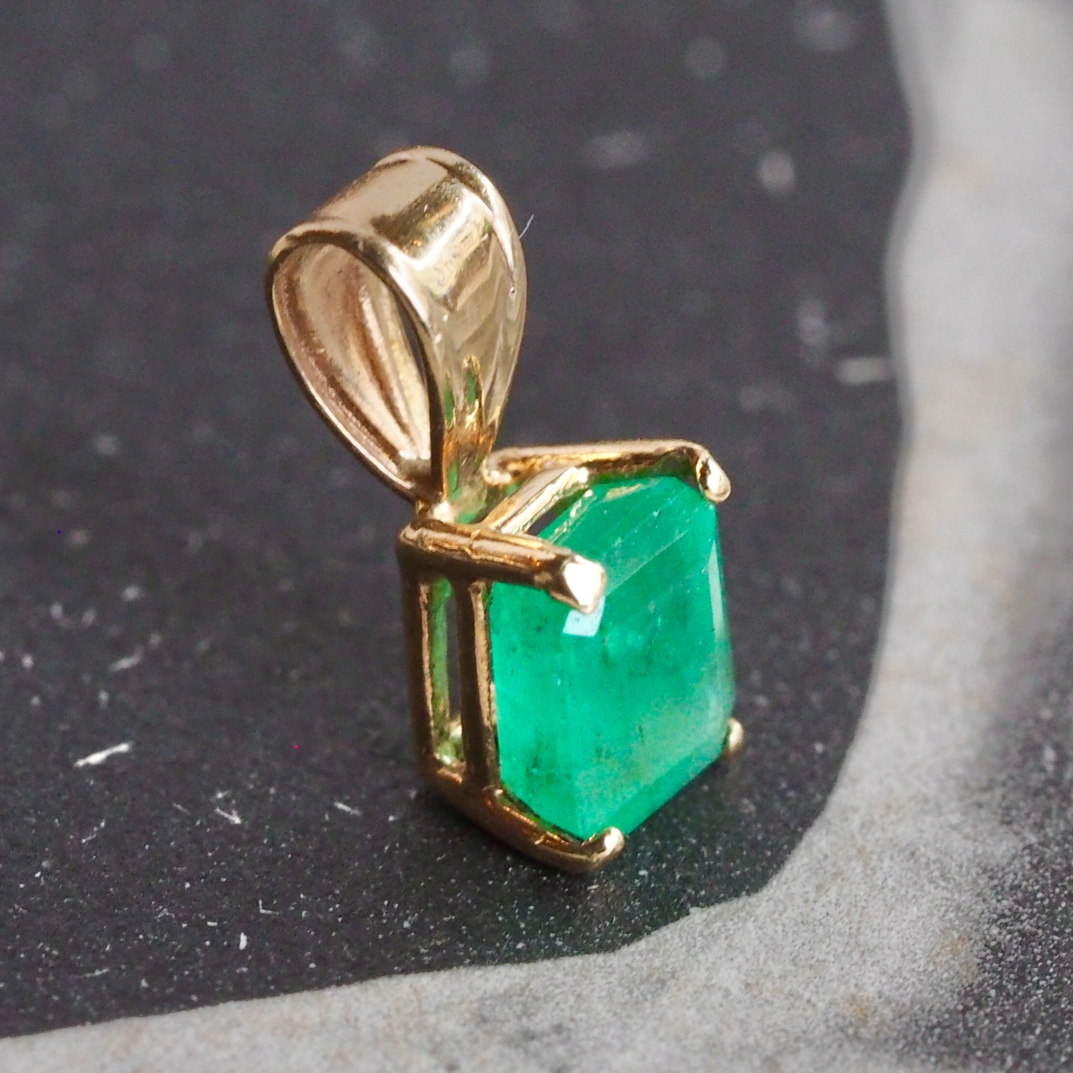 Vintage 14k Gold Emerald Pendant