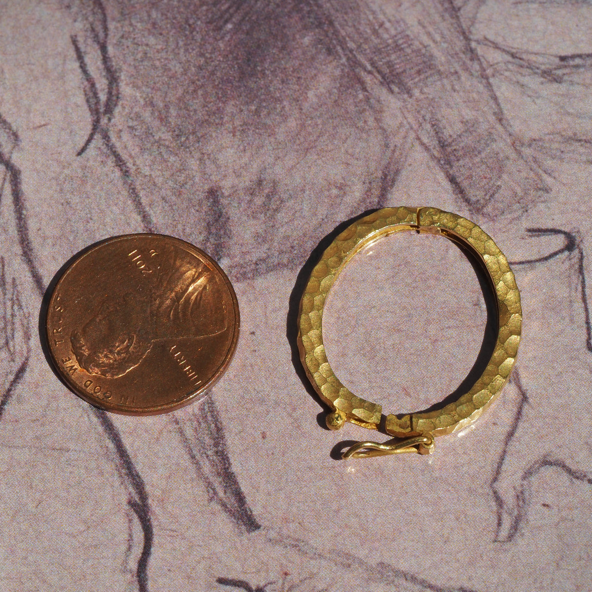 Vintage Portuguese 19k Gold Hammered Hinged Charm Holder
