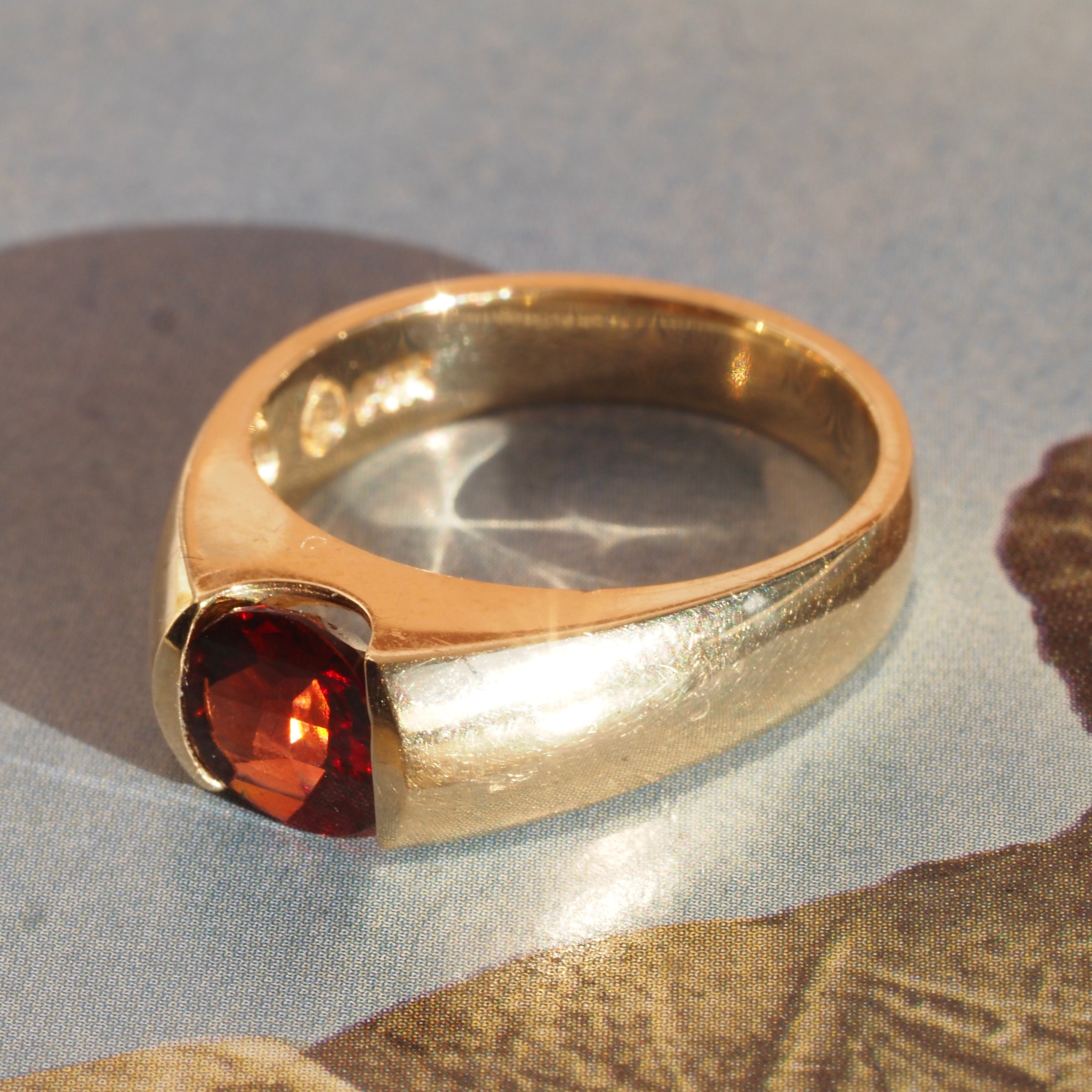 Vintage Buff Cut Garnet 14k Gold Ring