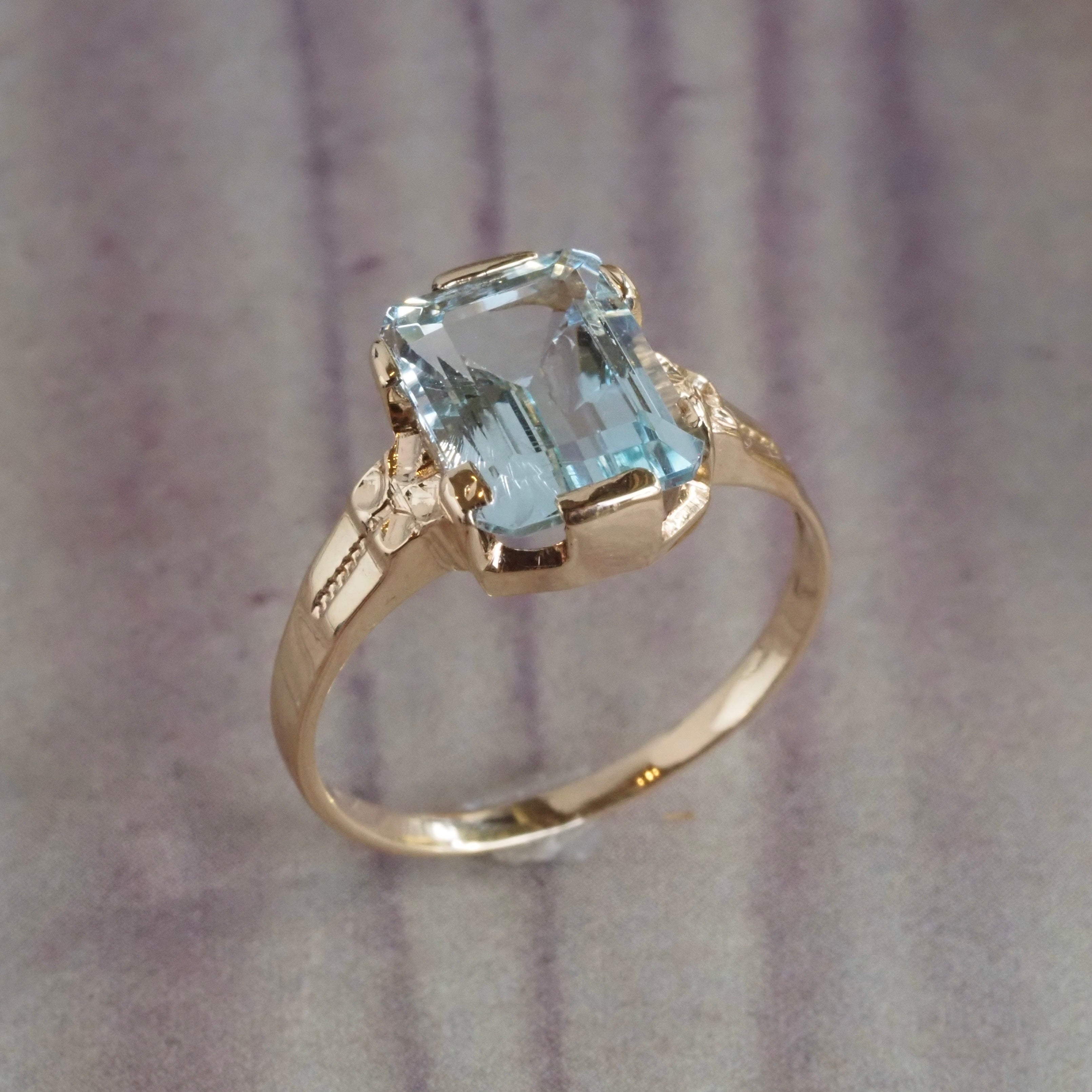 Vintage Art Deco Style Aquamarine 10k Gold Ring
