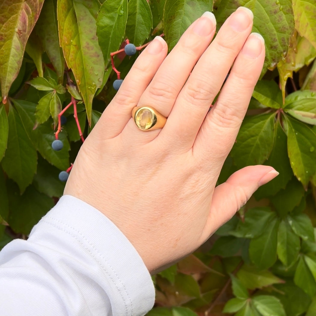 Vintage Citrine 18k Flush Set Signet Ring