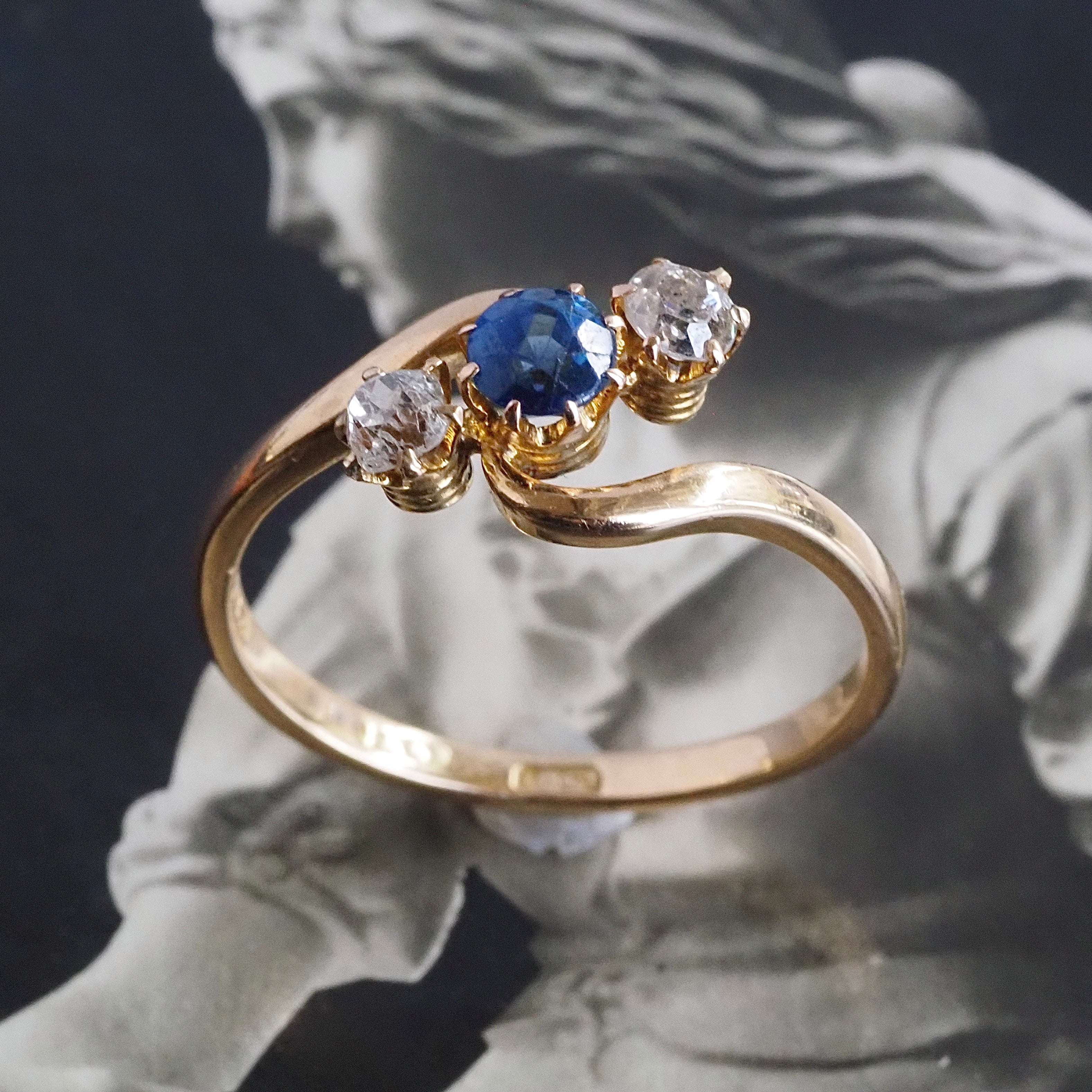 Antique Victorian 18k Gold Sapphire & Old Mine Cut Diamond Trilogy Ring