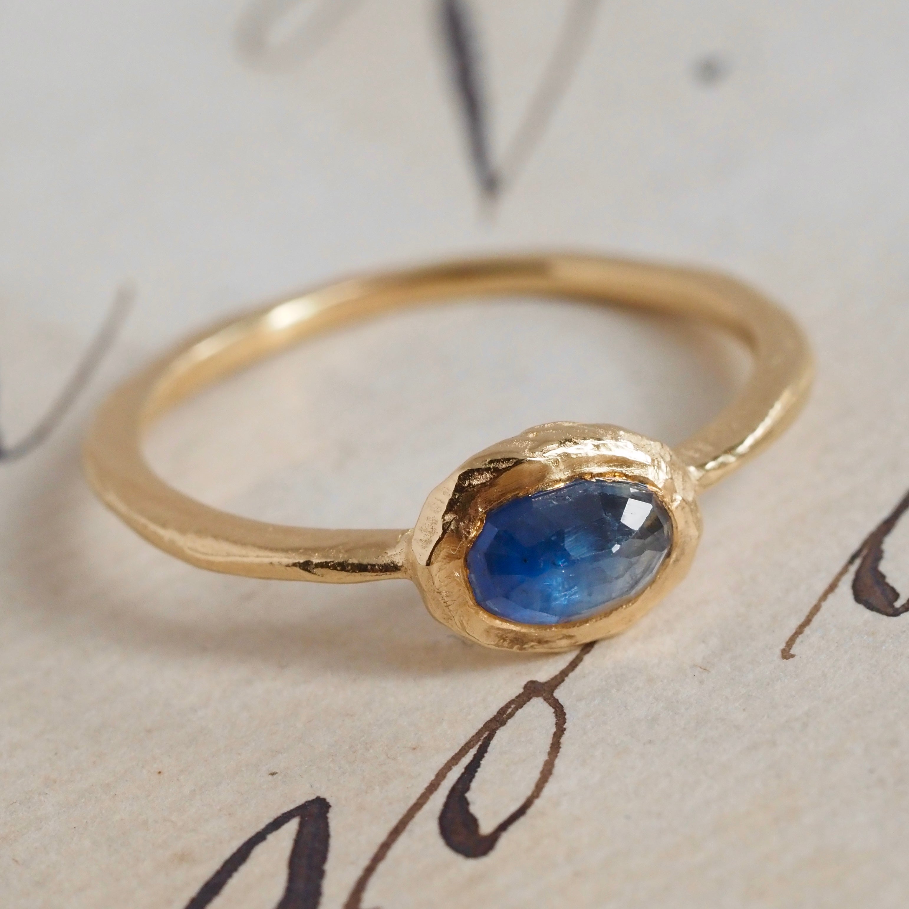 Natural Inverted Sapphire 18k Gold Ring