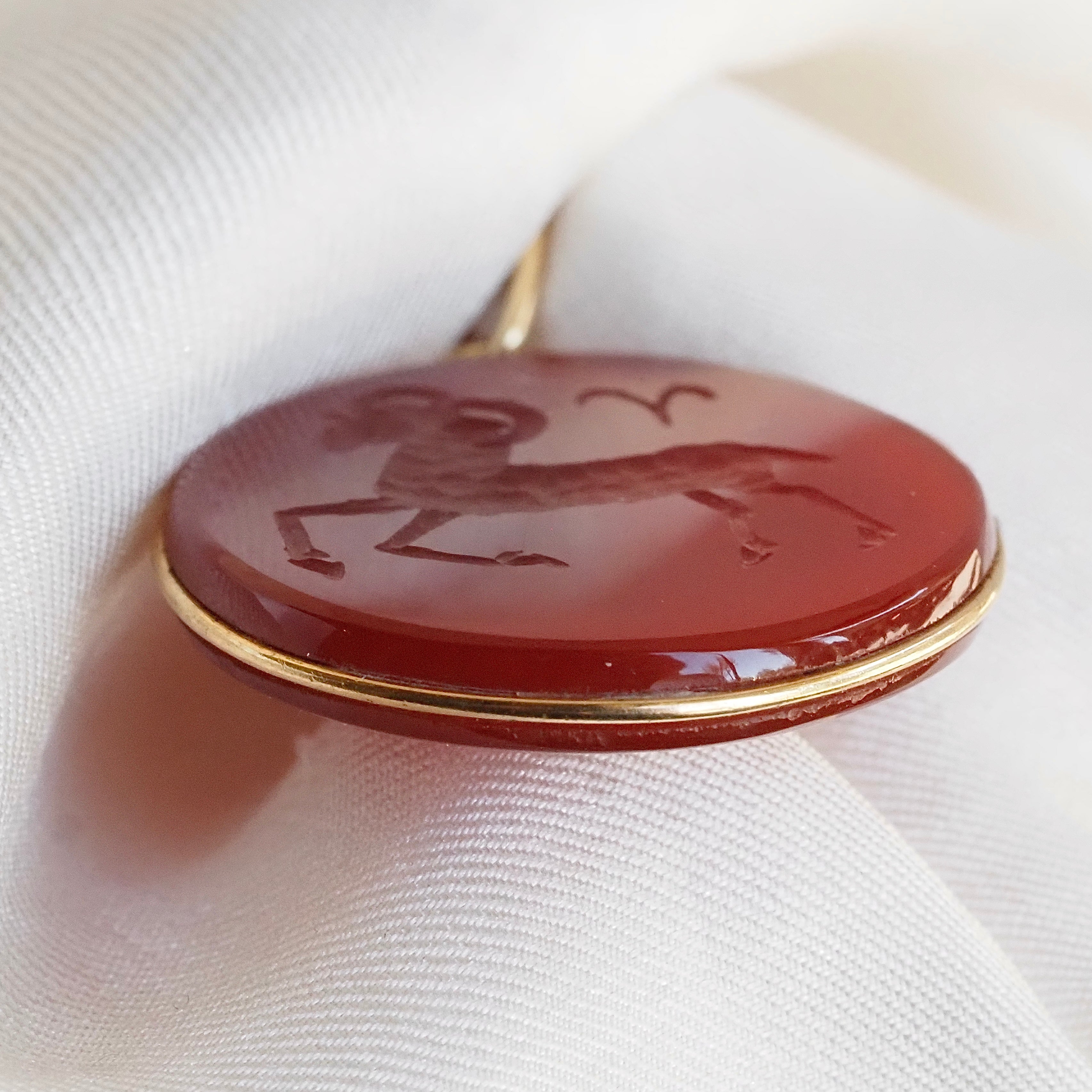 Vintage Carnelian Aries Intaglio 18k Gold Charm Pendant