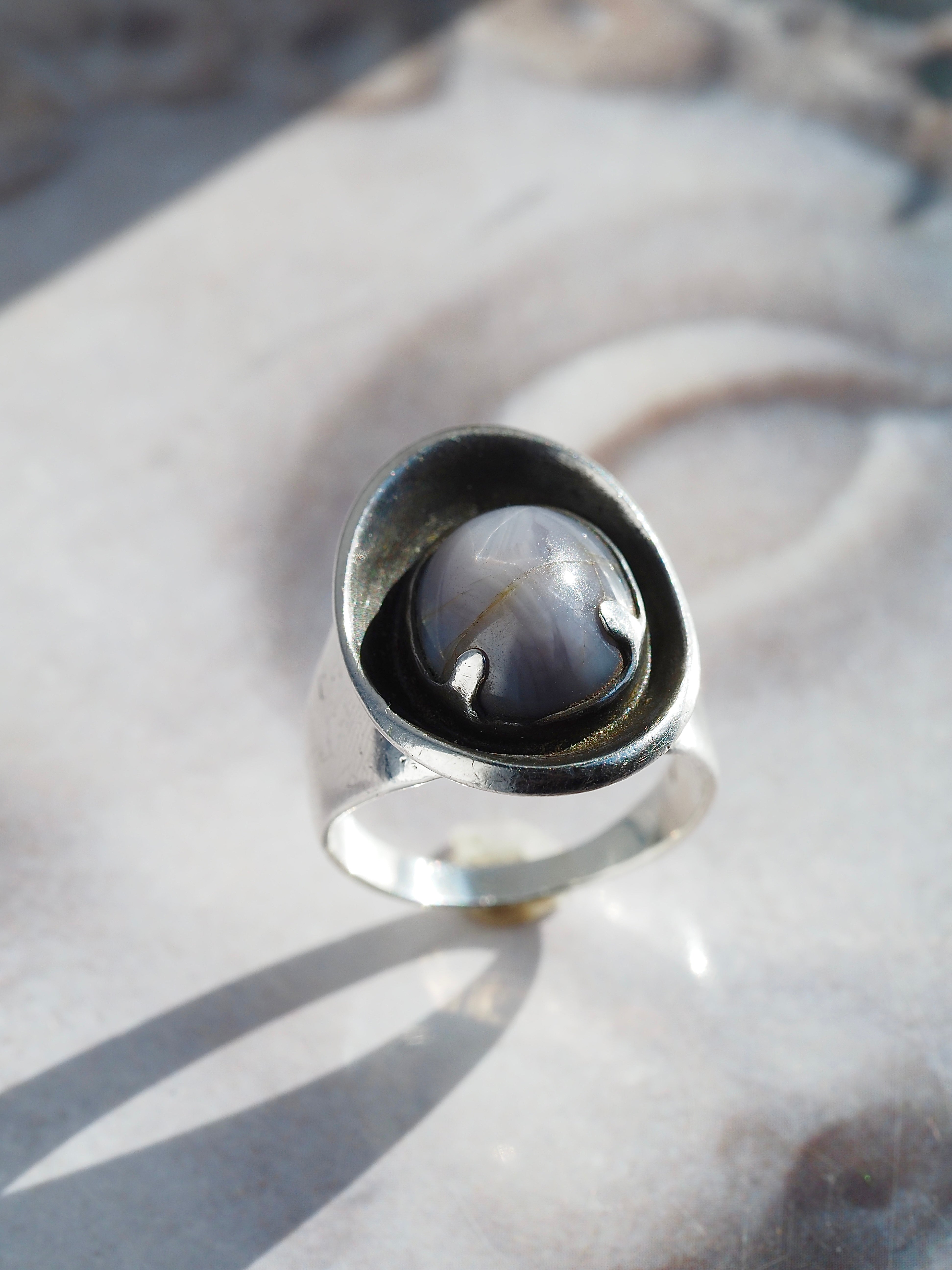 Vintage Star Sapphire Cabochon & Sterling Silver Ring