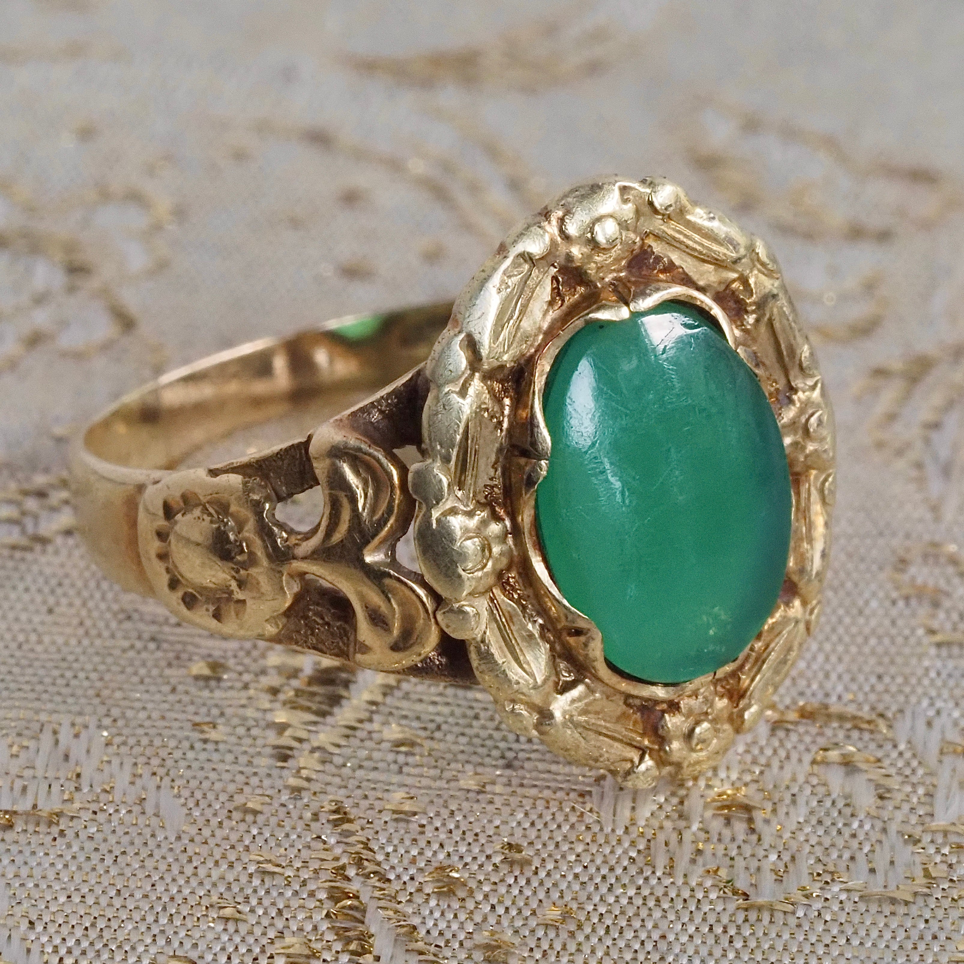 Antique Art Nouveau Chrysoprase 14k Floral Gold Ring