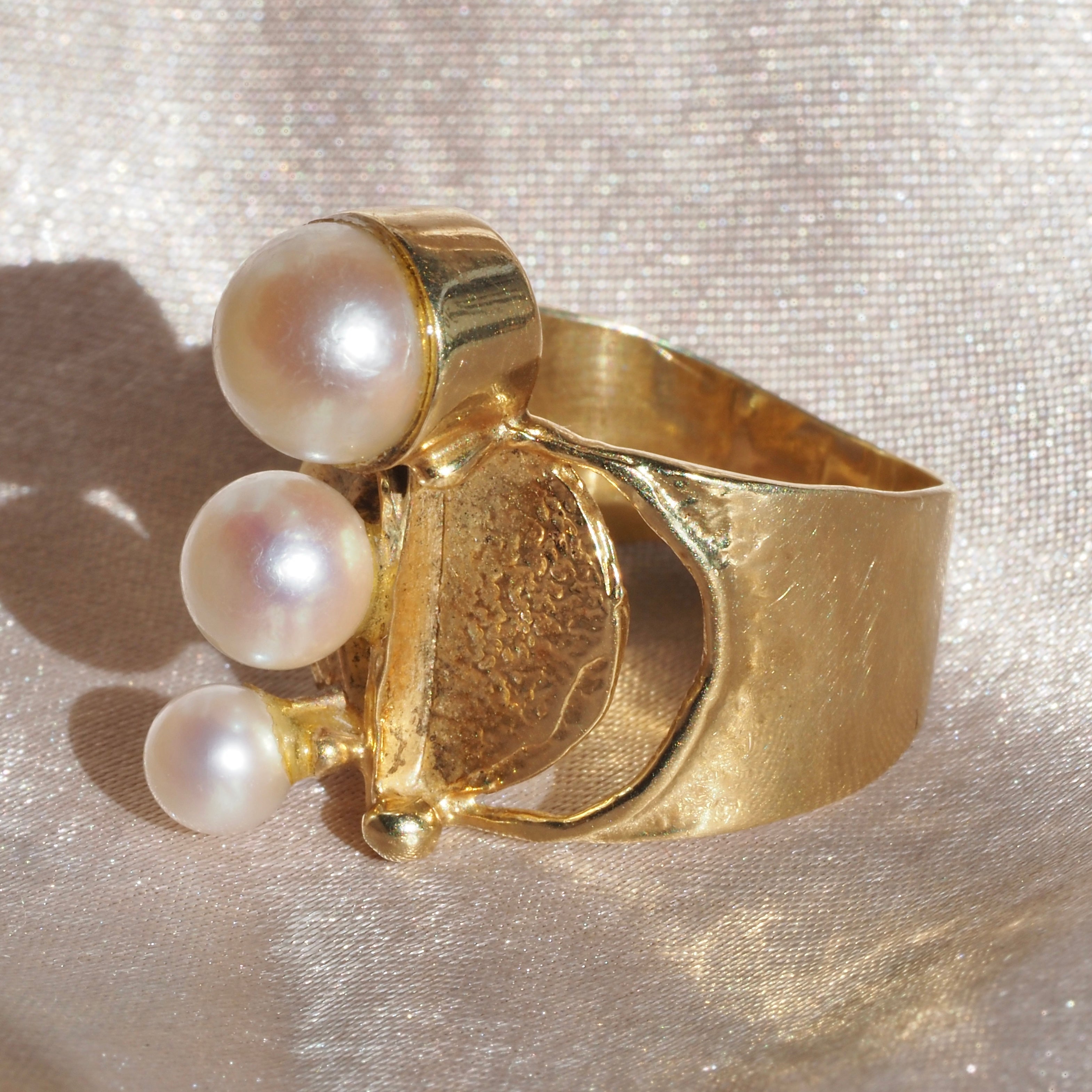 Vintage Brutalist Pearl Trilogy 14k Gold Ring