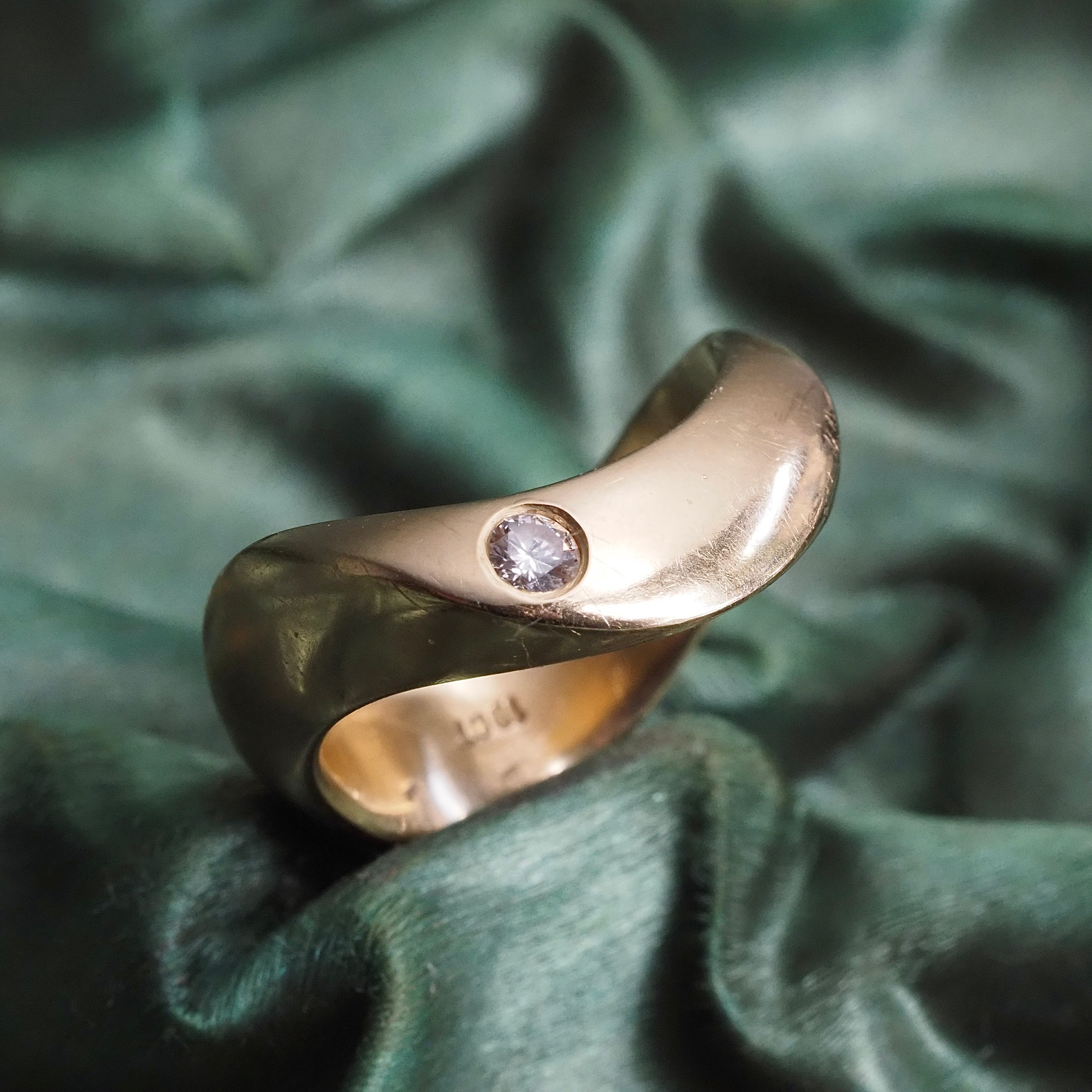 Vintage Mid-Century Diamond 18k Gold Wave Ring