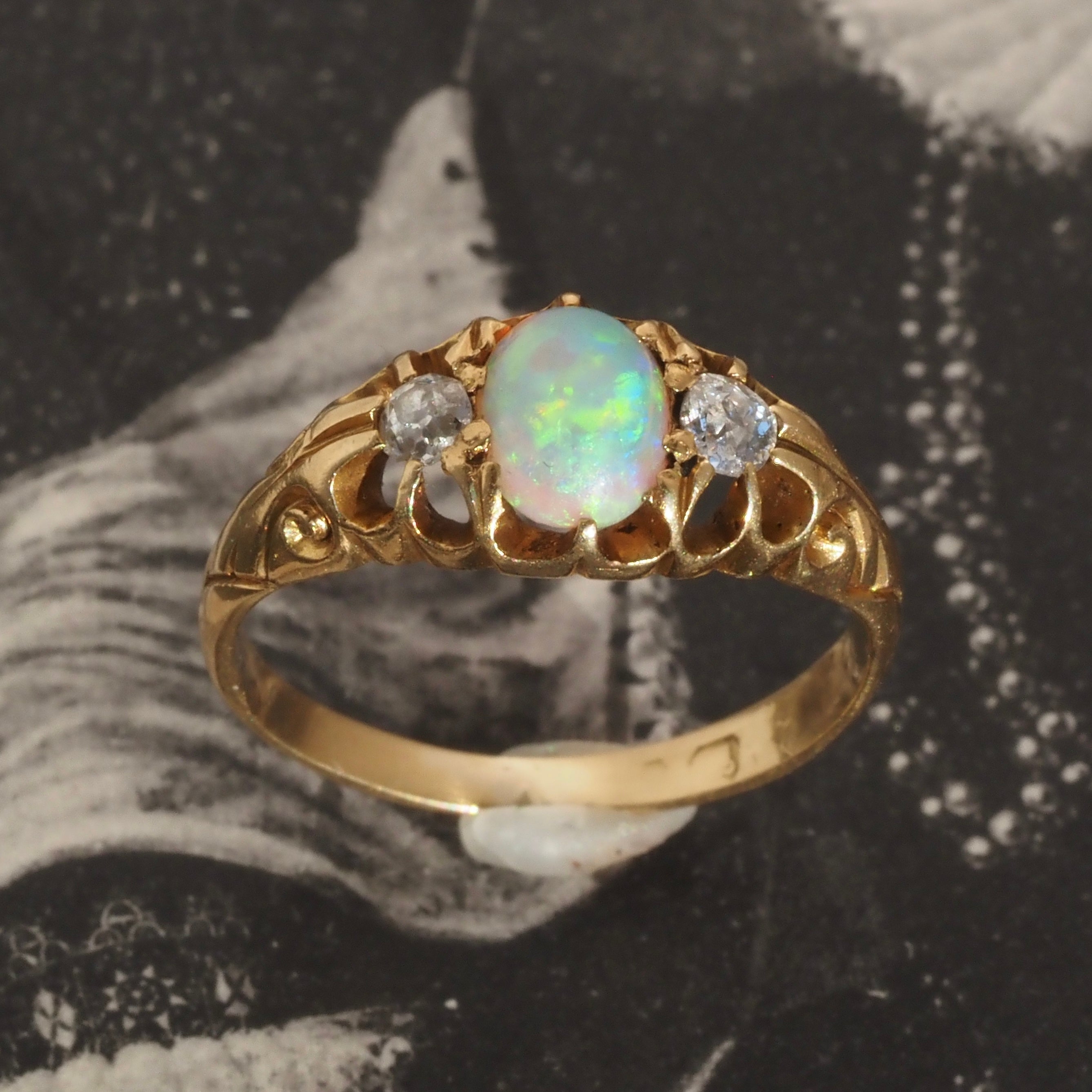 Antique Victorian Opal Diamond 18k Gold Ring