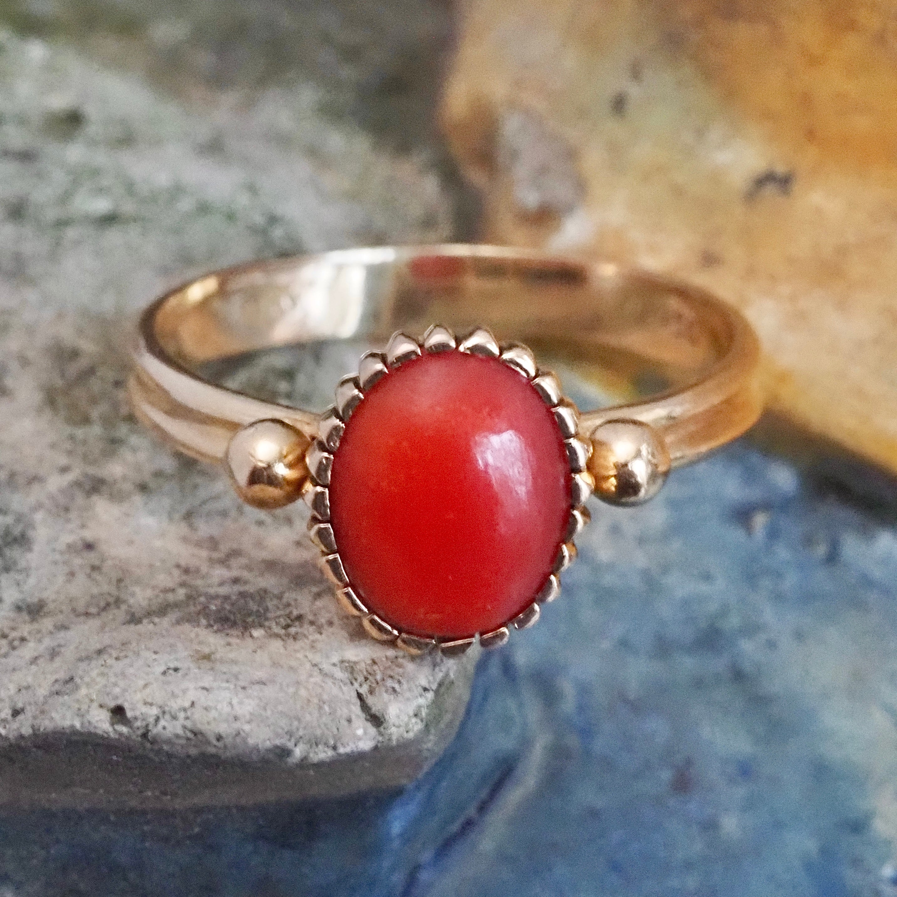 Antique Coral 18k Gold Ring