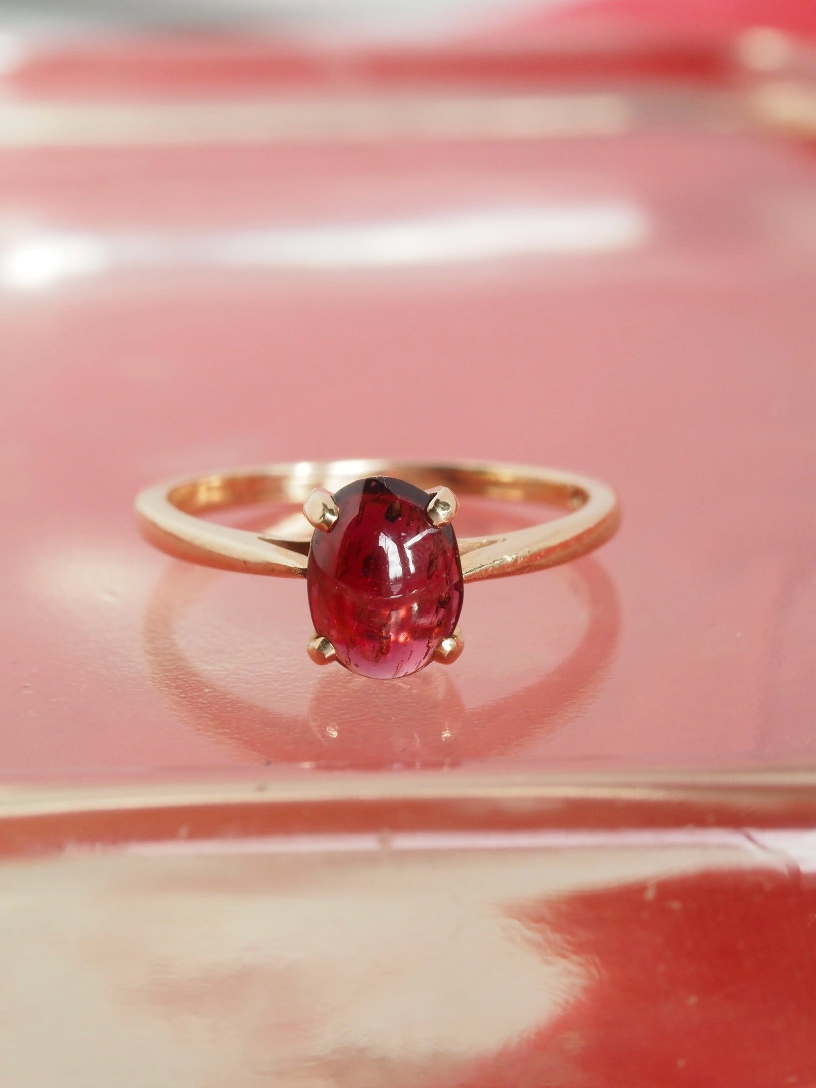 Vintage 14k Gold Garnet Cabochon Ring