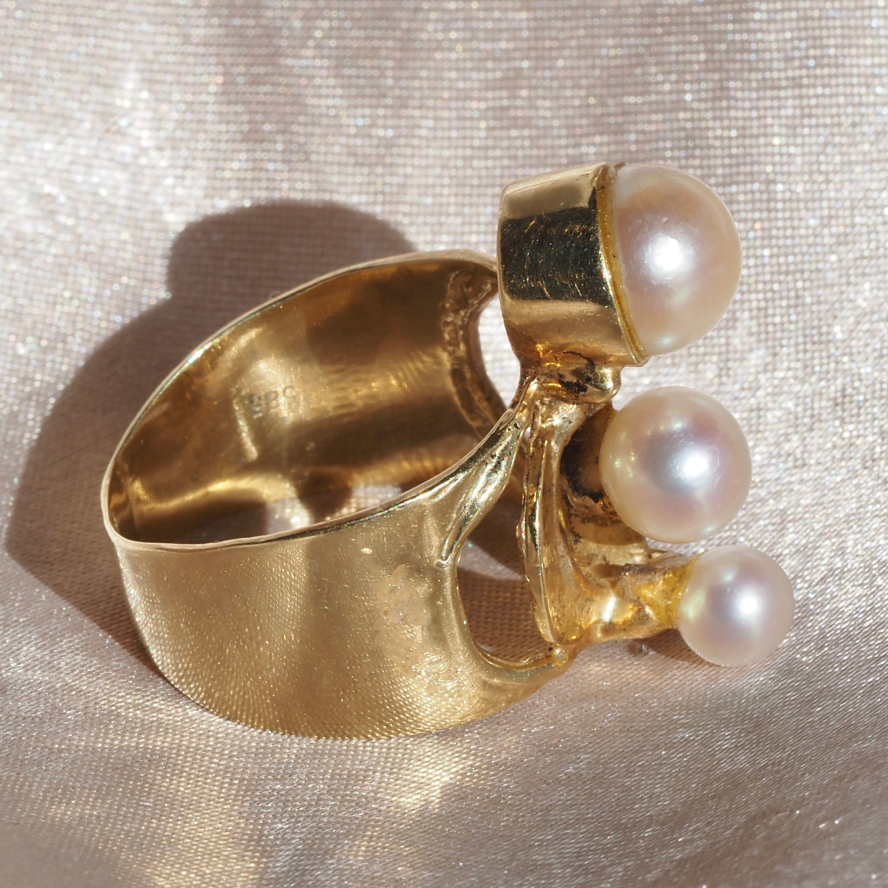 Vintage Brutalist Pearl Trilogy 14k Gold Ring