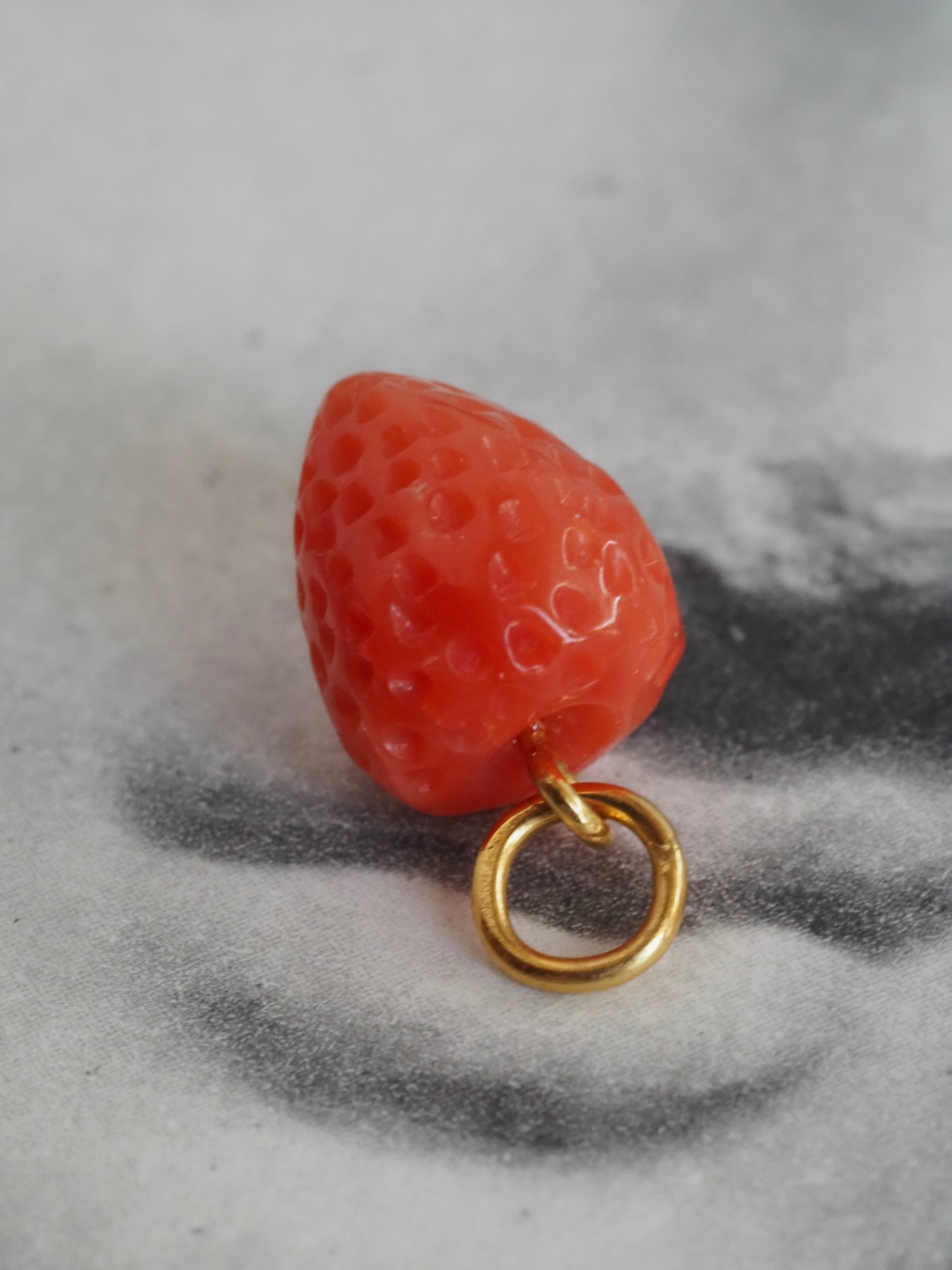 Italian 18k Gold Coral Strawberry Pendant