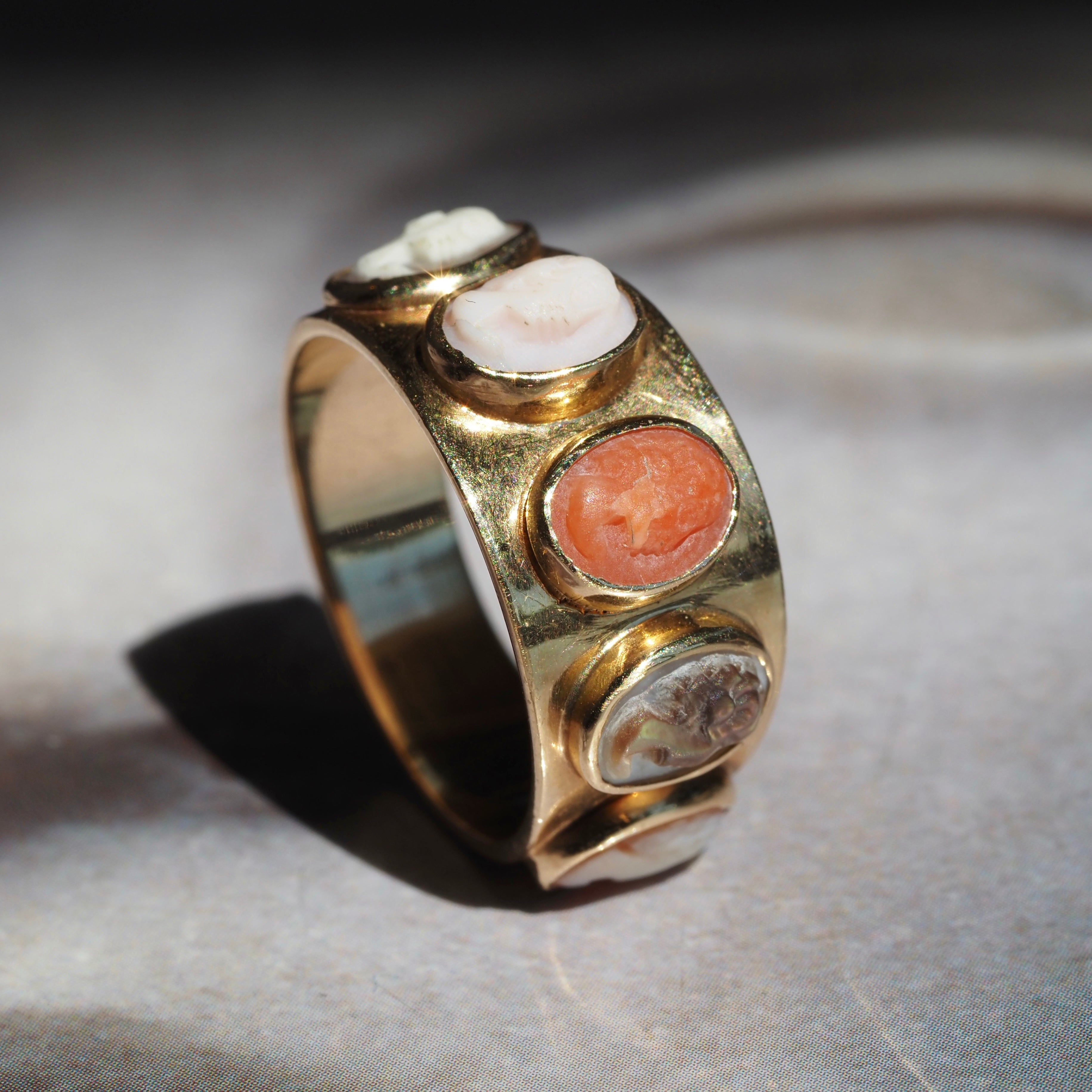 Vintage Cameo Coral Mother of Pearl and Shell 14k Gold Ring