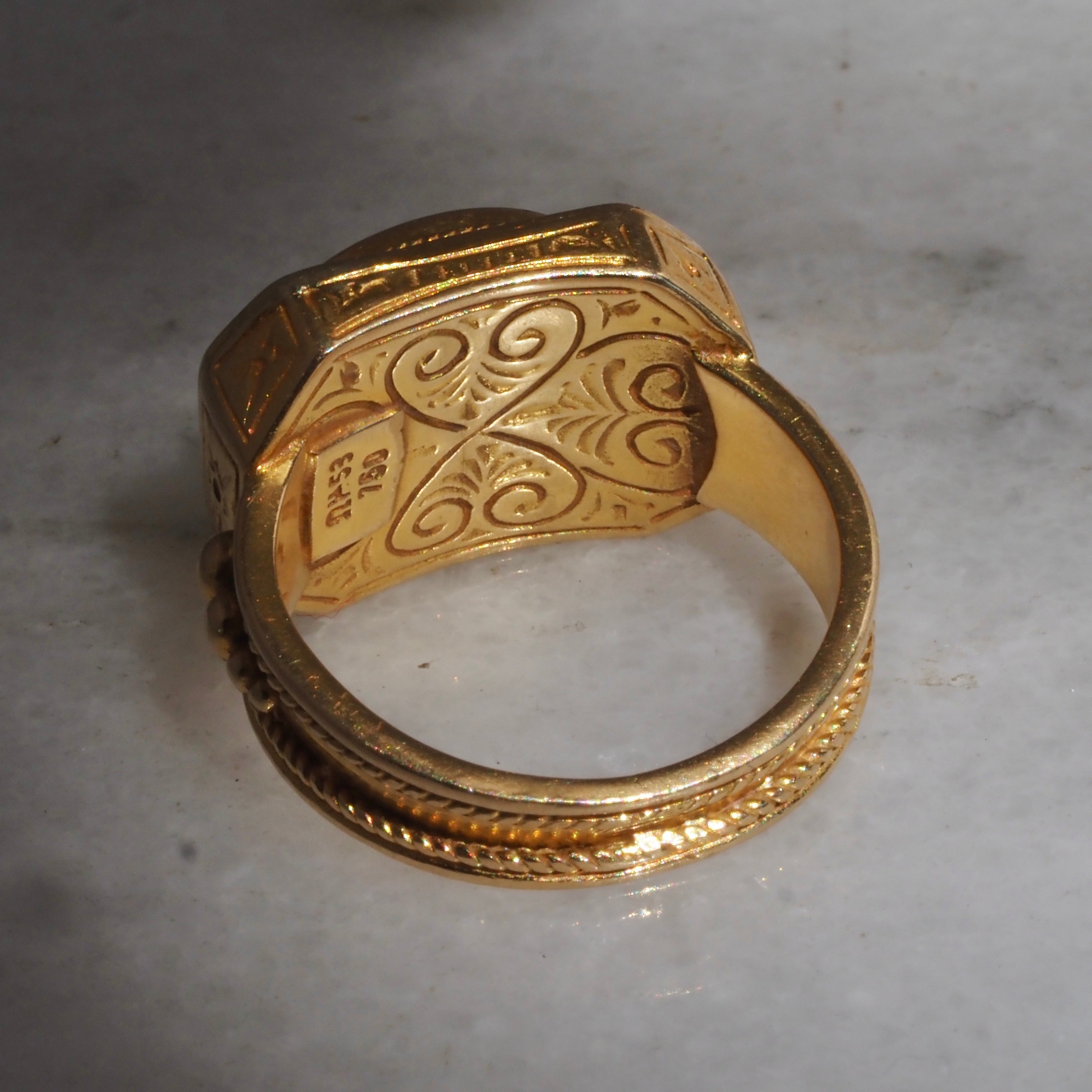 Vintage Greek Lapis 18K Gold Ring