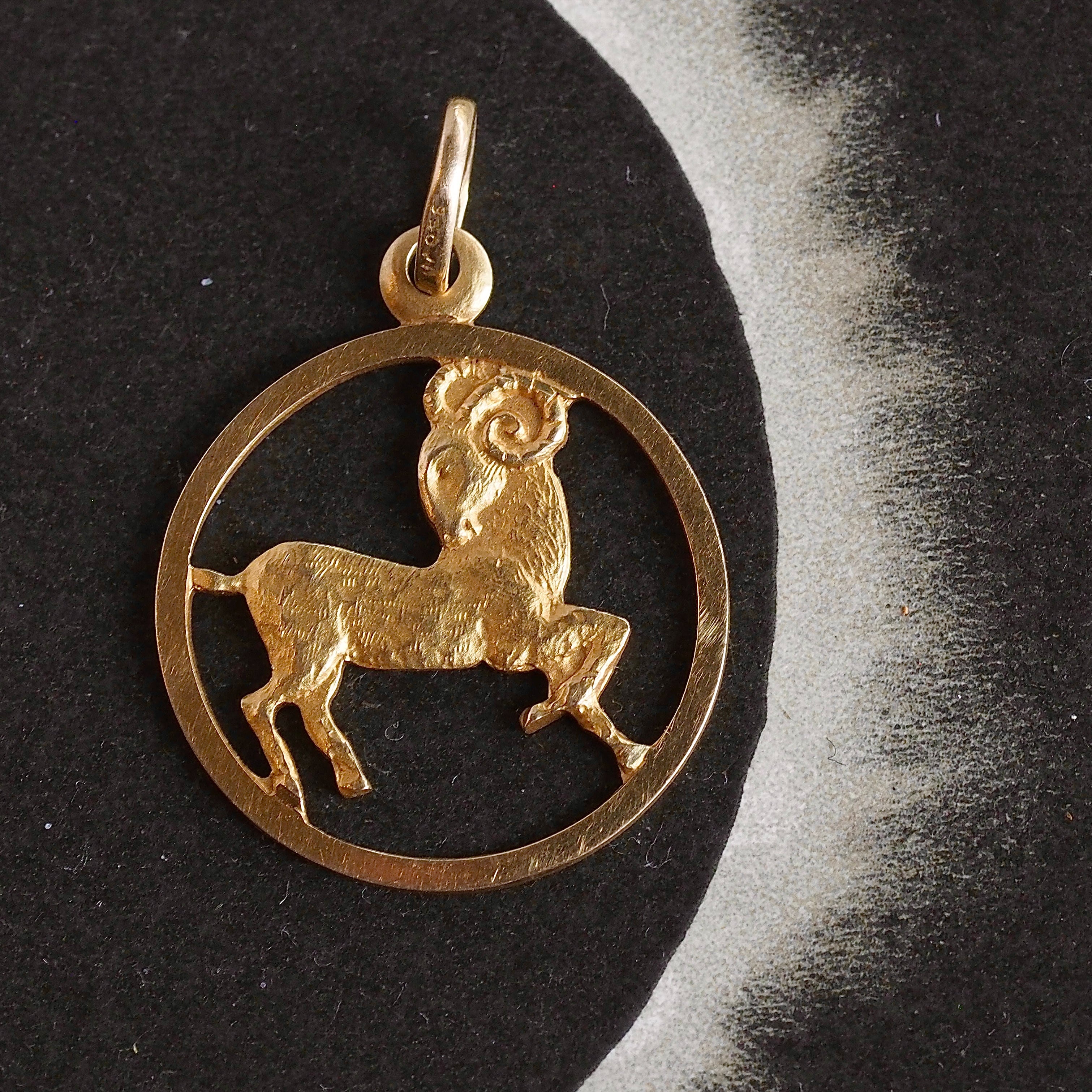 Vintage 22k Gold Aries Pendant