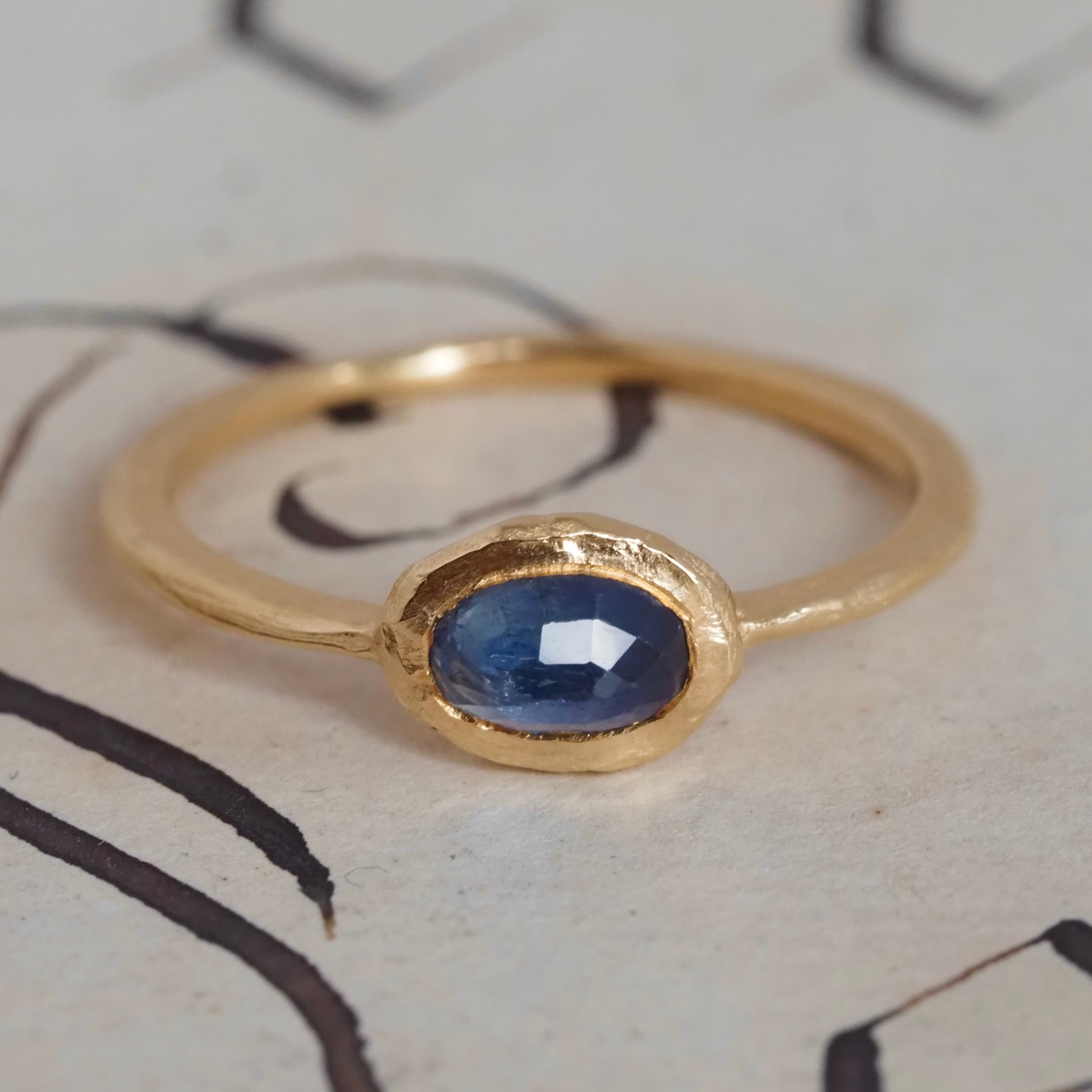 Natural Inverted Sapphire 18k Gold Ring