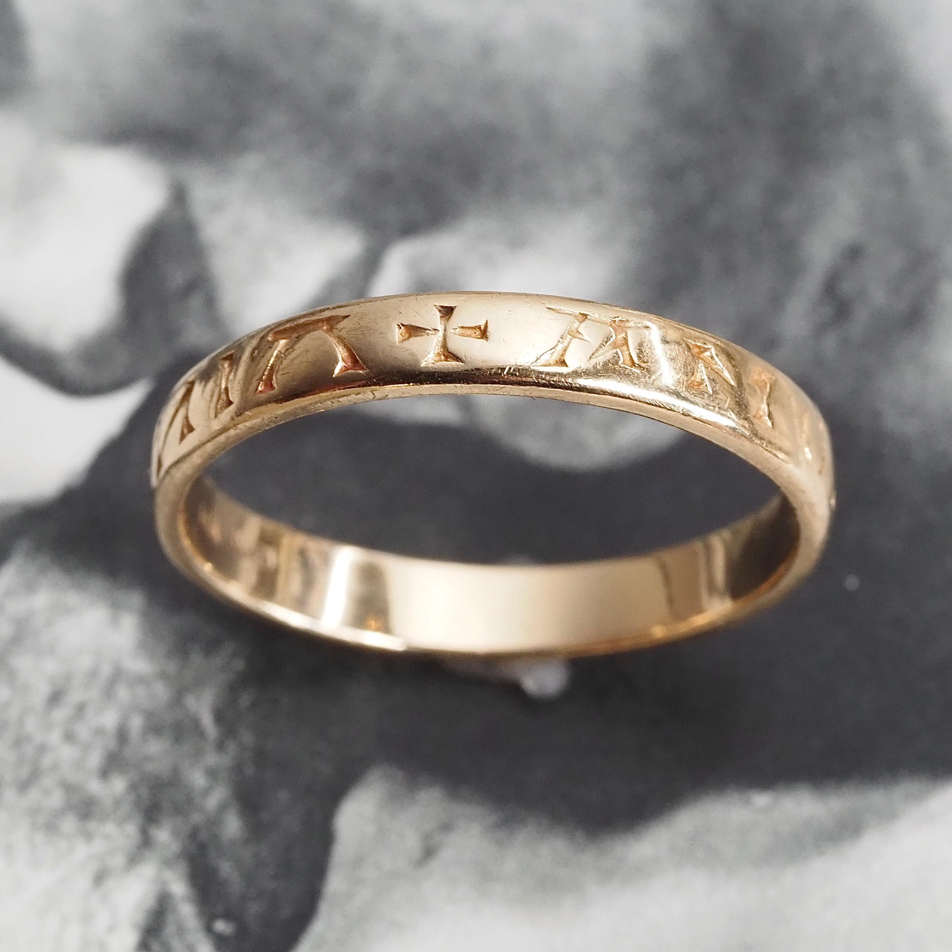 Vintage "Omnia Vincit Amor/Love Conquers All" Hand-Engraved 14k Gold Band