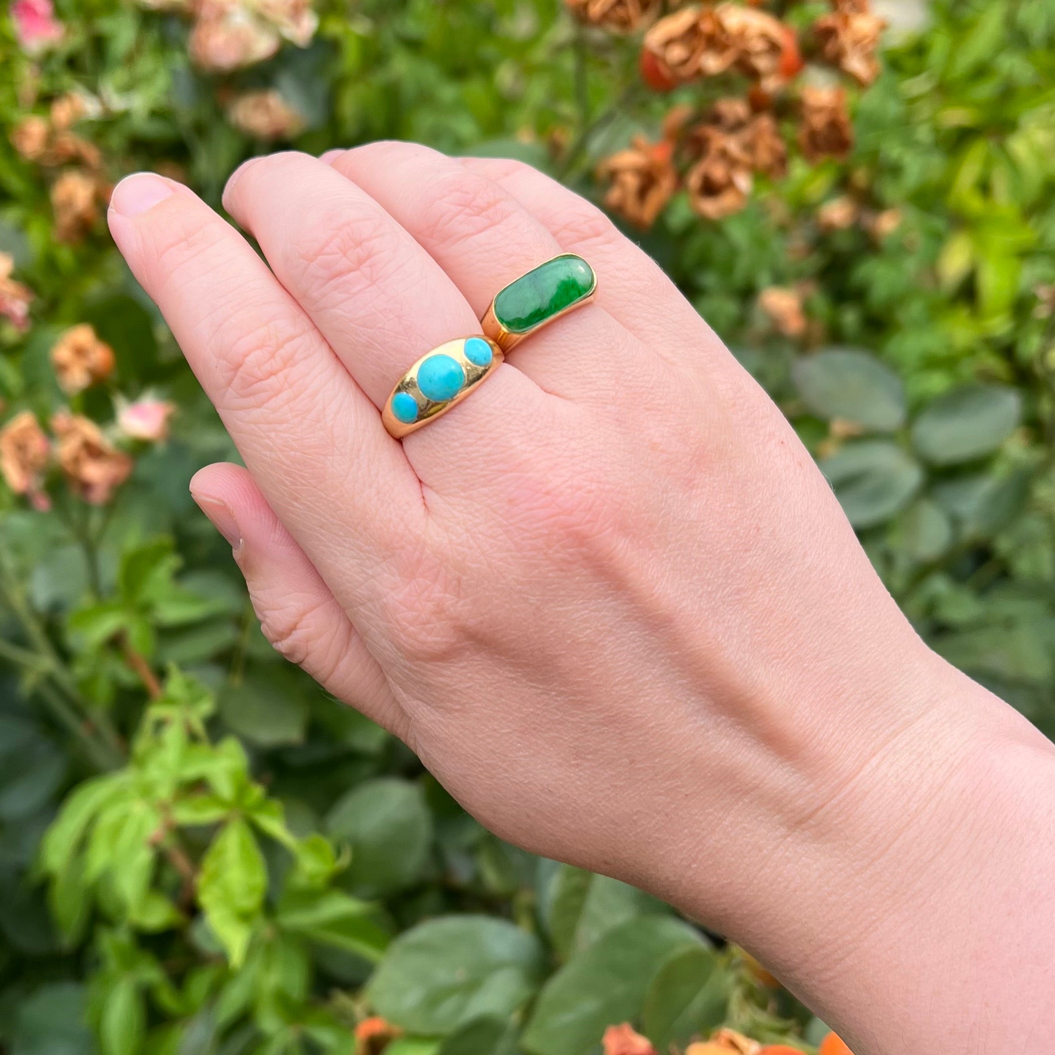 Vintage Jade 18k Gold Saddle Ring